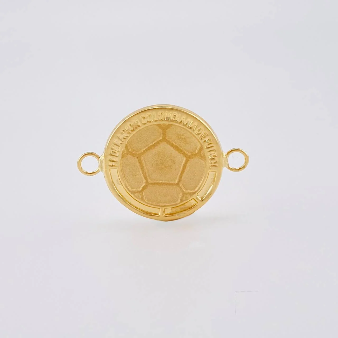 Herraje Escudo Colombia Mate 0.9 g / 3/4 in Oro Amarillo 18K - Image 3