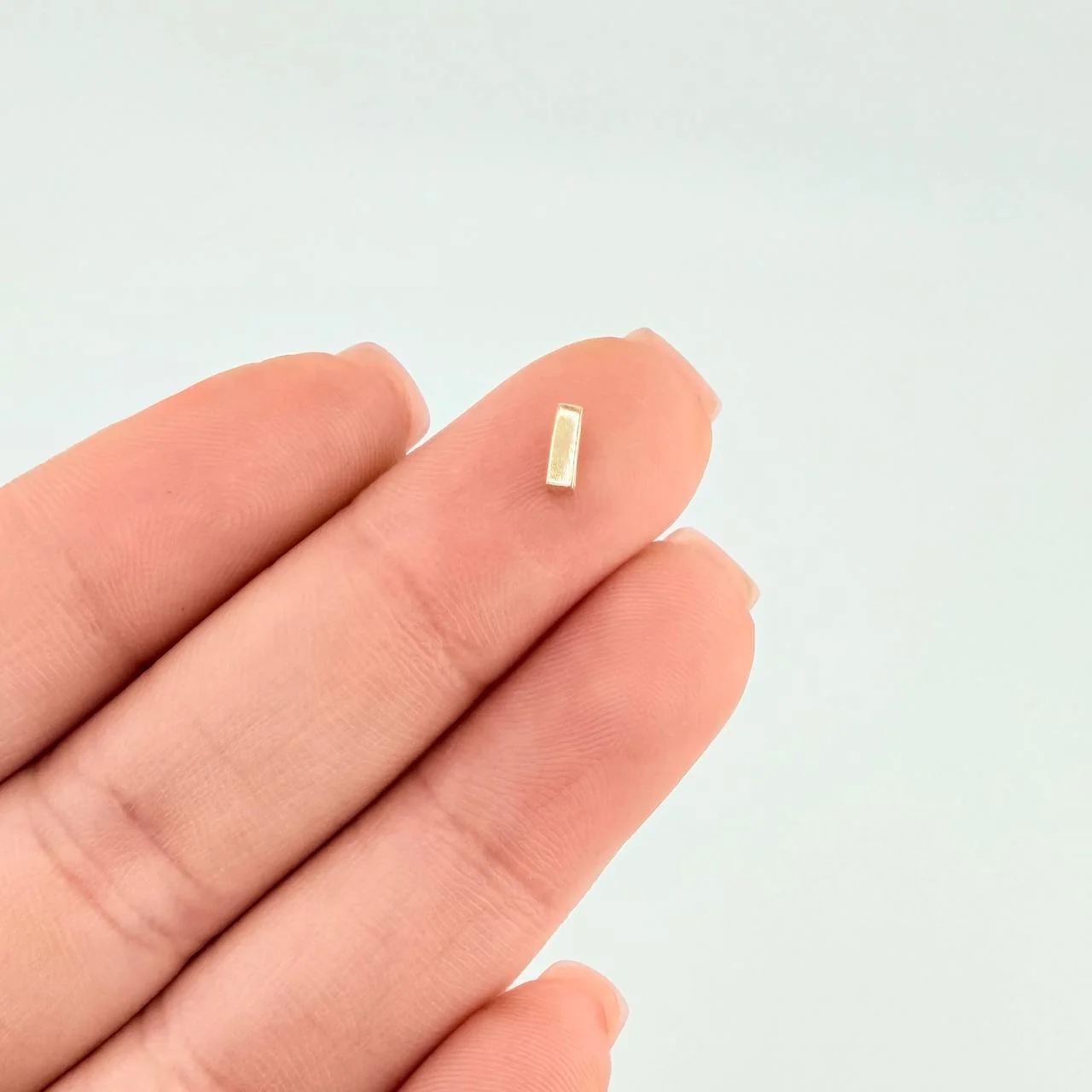 Herraje Letra I 0.15 g / 1/4 in Oro Amarillo 18K - Image 3