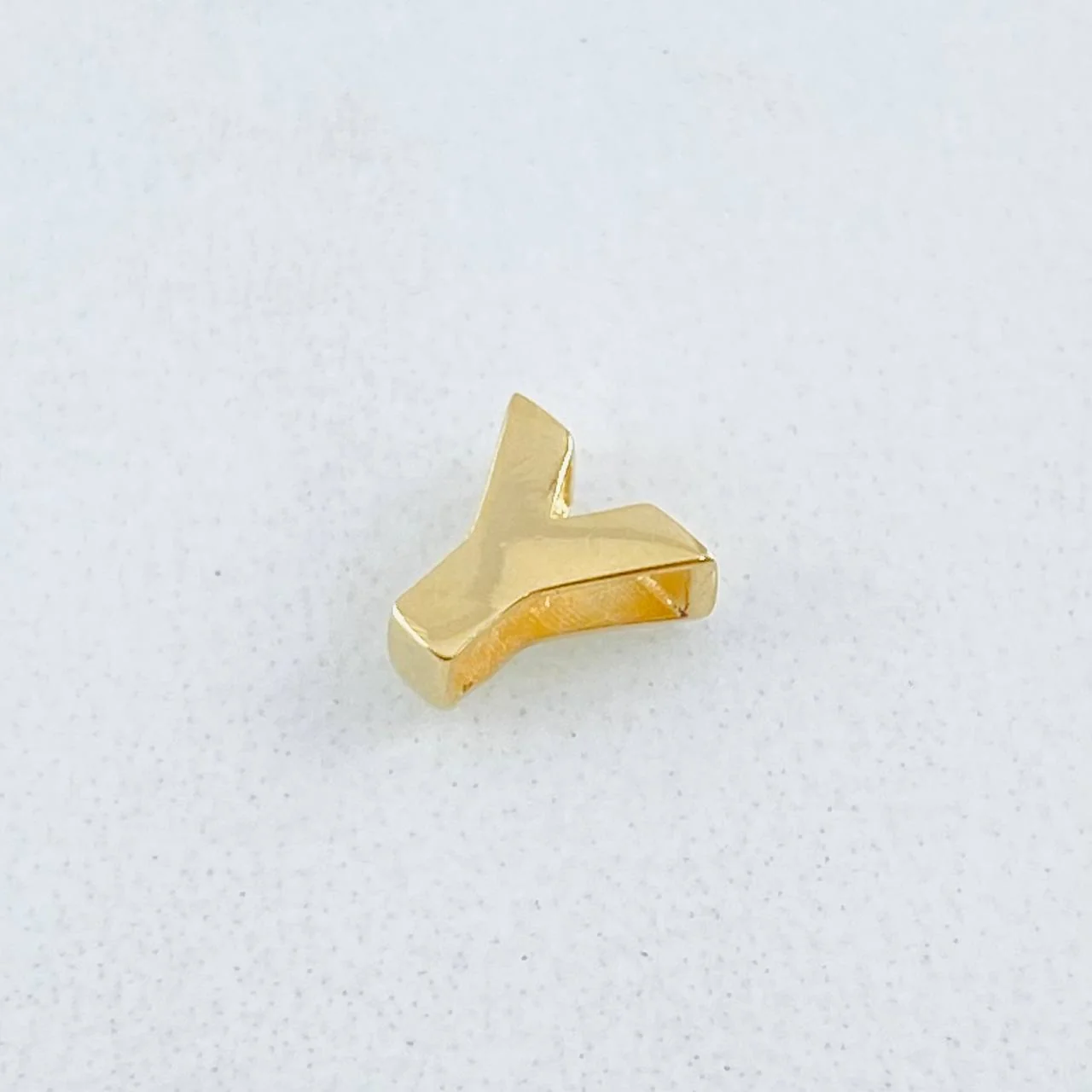 Herraje Letra Y 0.25 g / 1/4 in Oro Amarillo 18K - Image 3