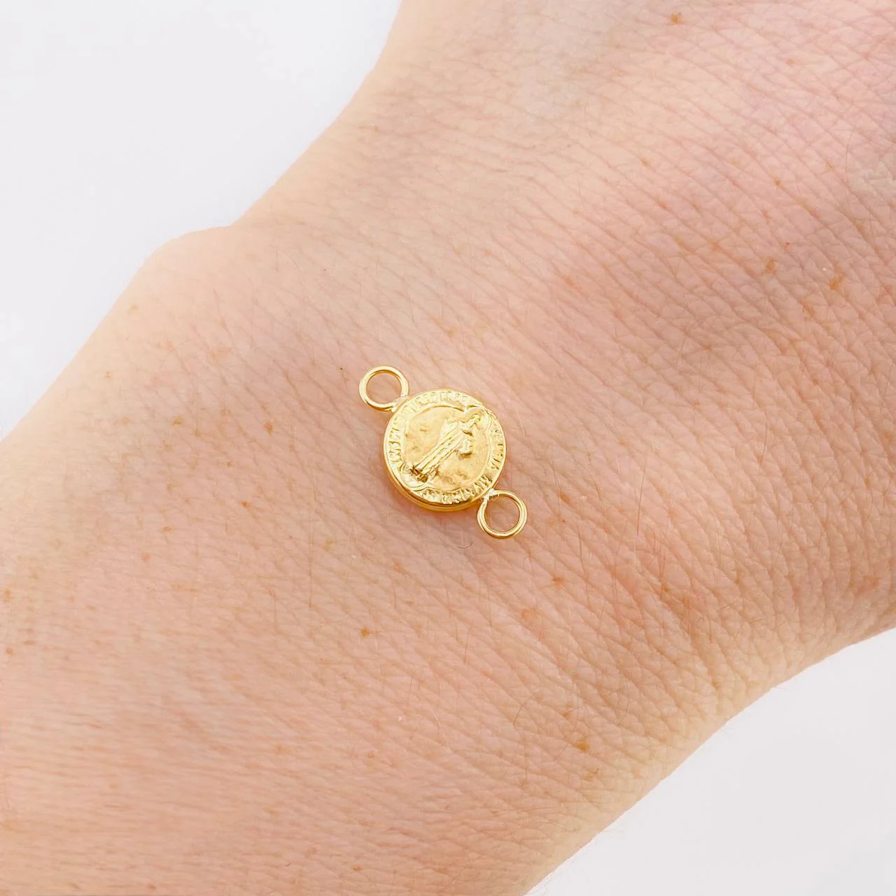 Herraje San Benito Mate 0.45 g / 3/4 in Oro Amarillo 18K - Image 5