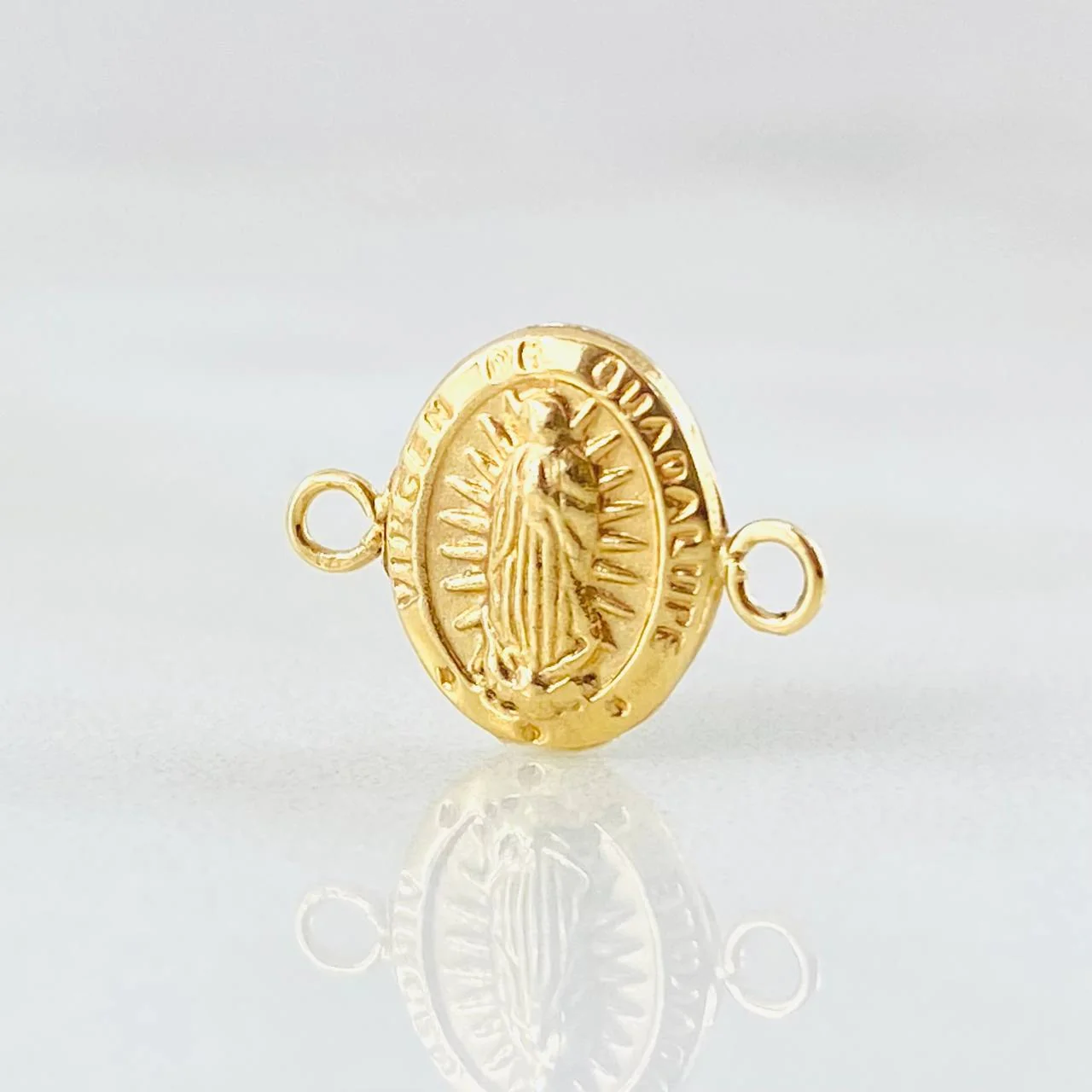 Herraje Virgen Guadalupe 0.4 g / 1/2 in Oro Amarillo 18K - Image 4