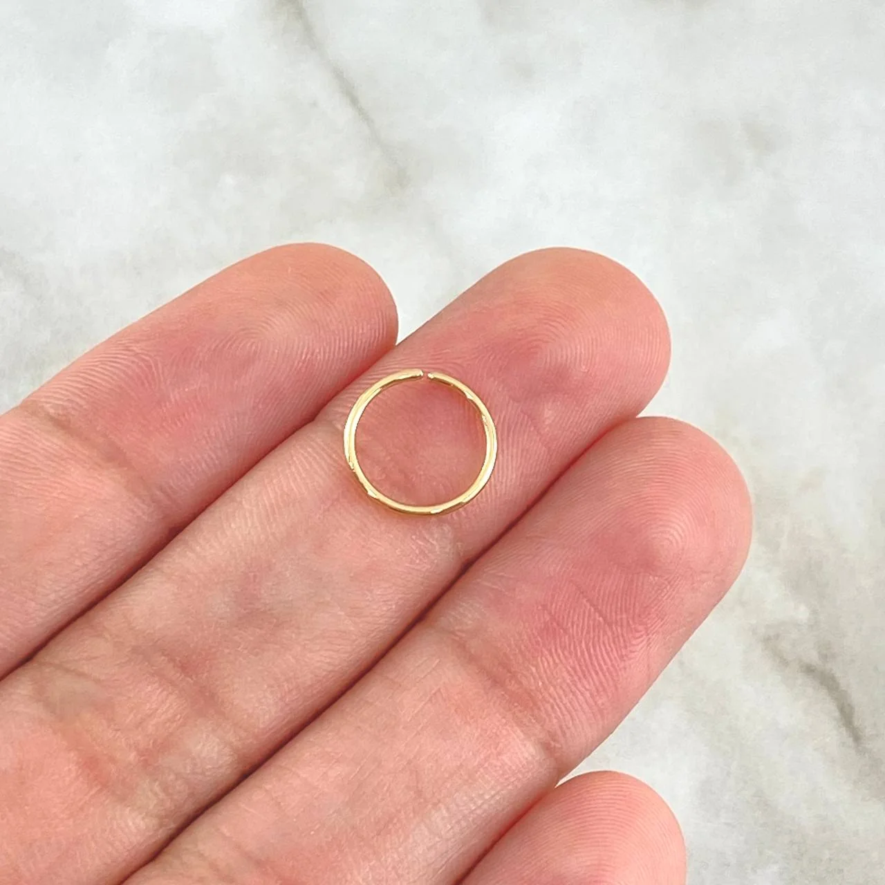 Piercing Aro Liso 0.2 g / 1/2 in Oro Amarillo 18K - Image 3