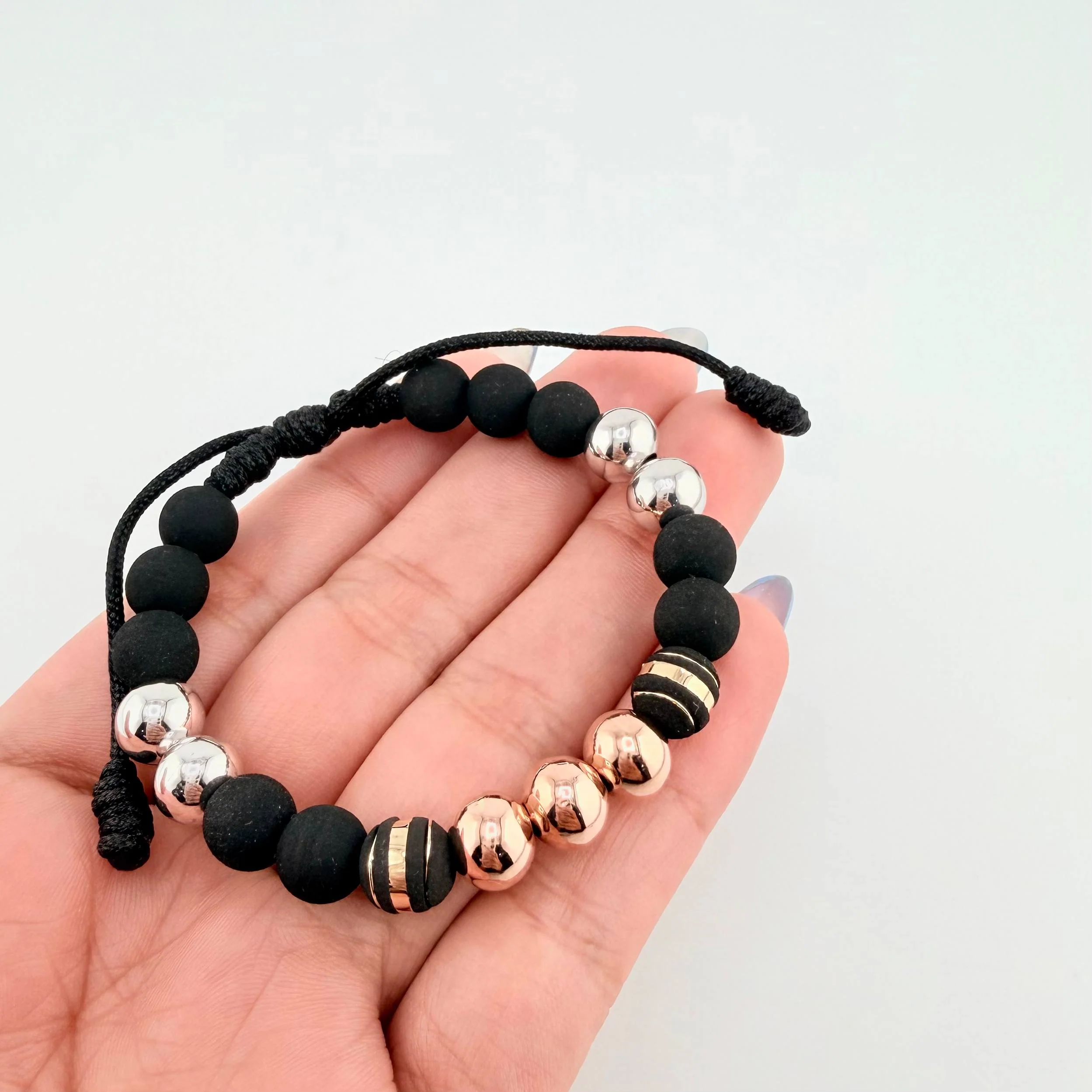 Pulsera Negra Neoros 2und Bolas 7und 2.2gr / 8mm Tres Oros 18K ! - Image 3