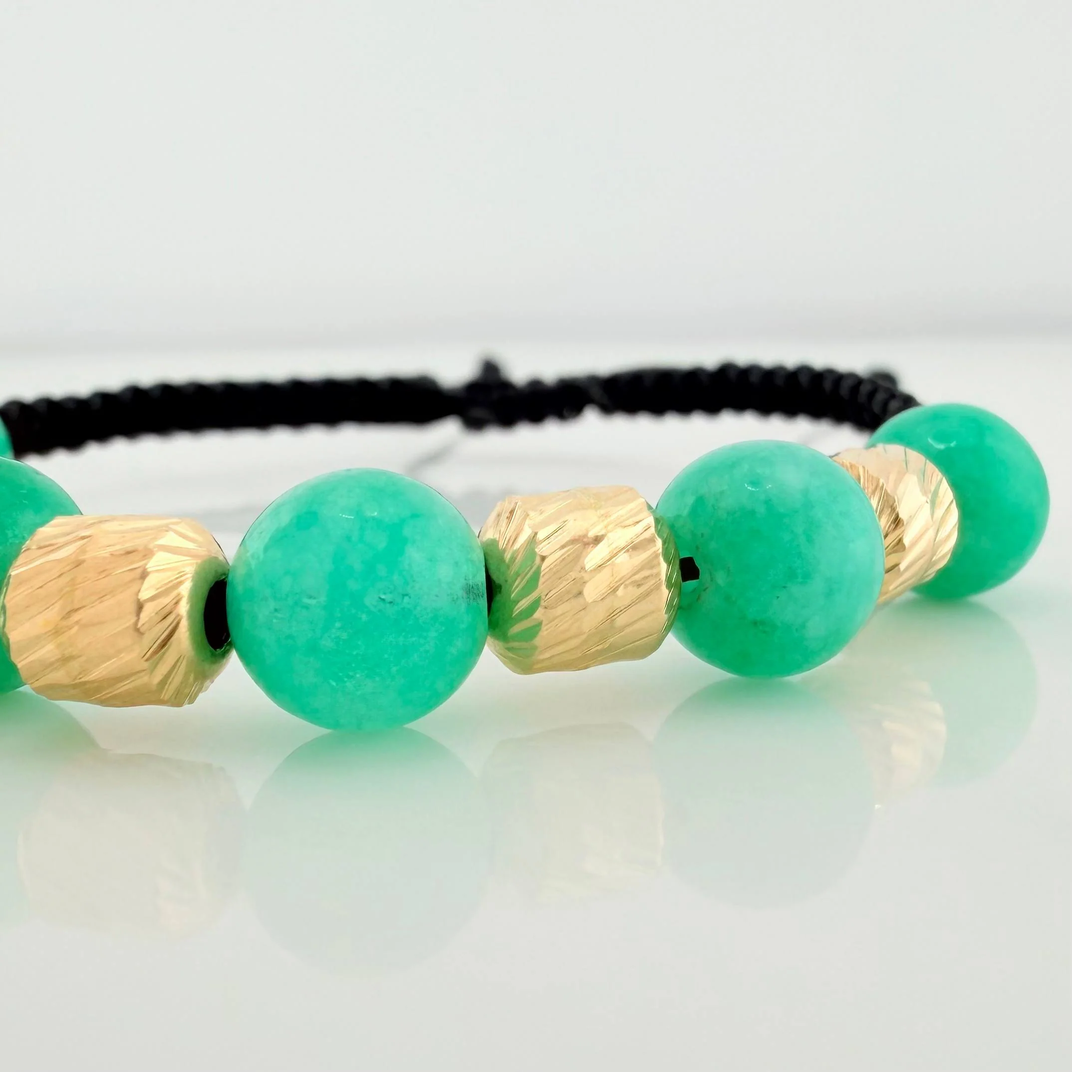 Pulsera Tejida Negra Morralla Esmeralda 6 Und / 6Mm Oro Amarillo 18K - Image 4