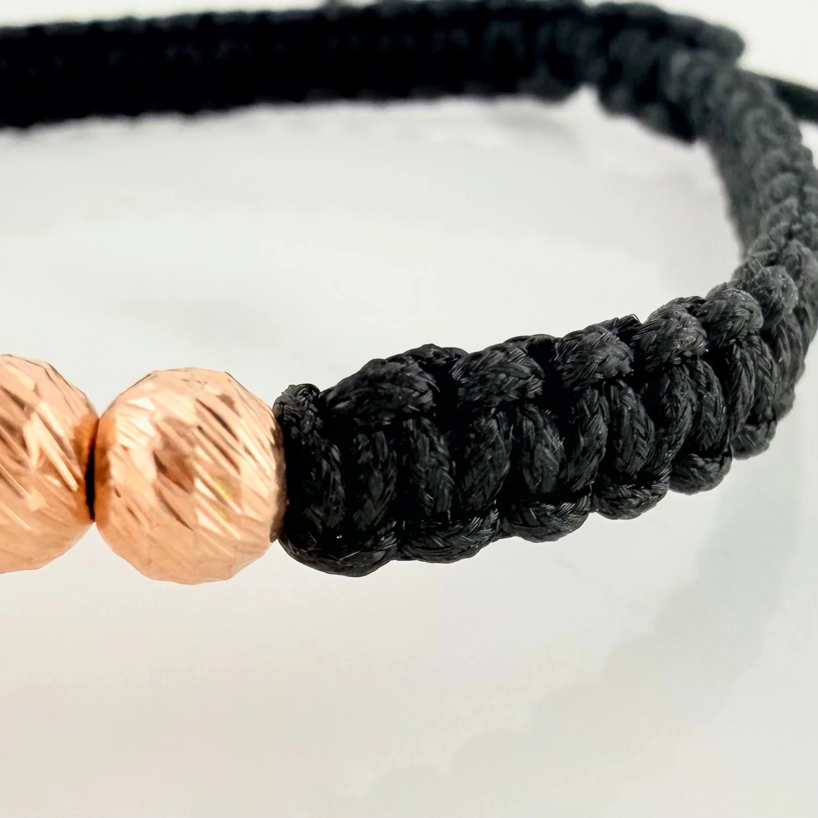 Pulsera Tejida Negra San Miguel Oro Rosa 18K - Image 3