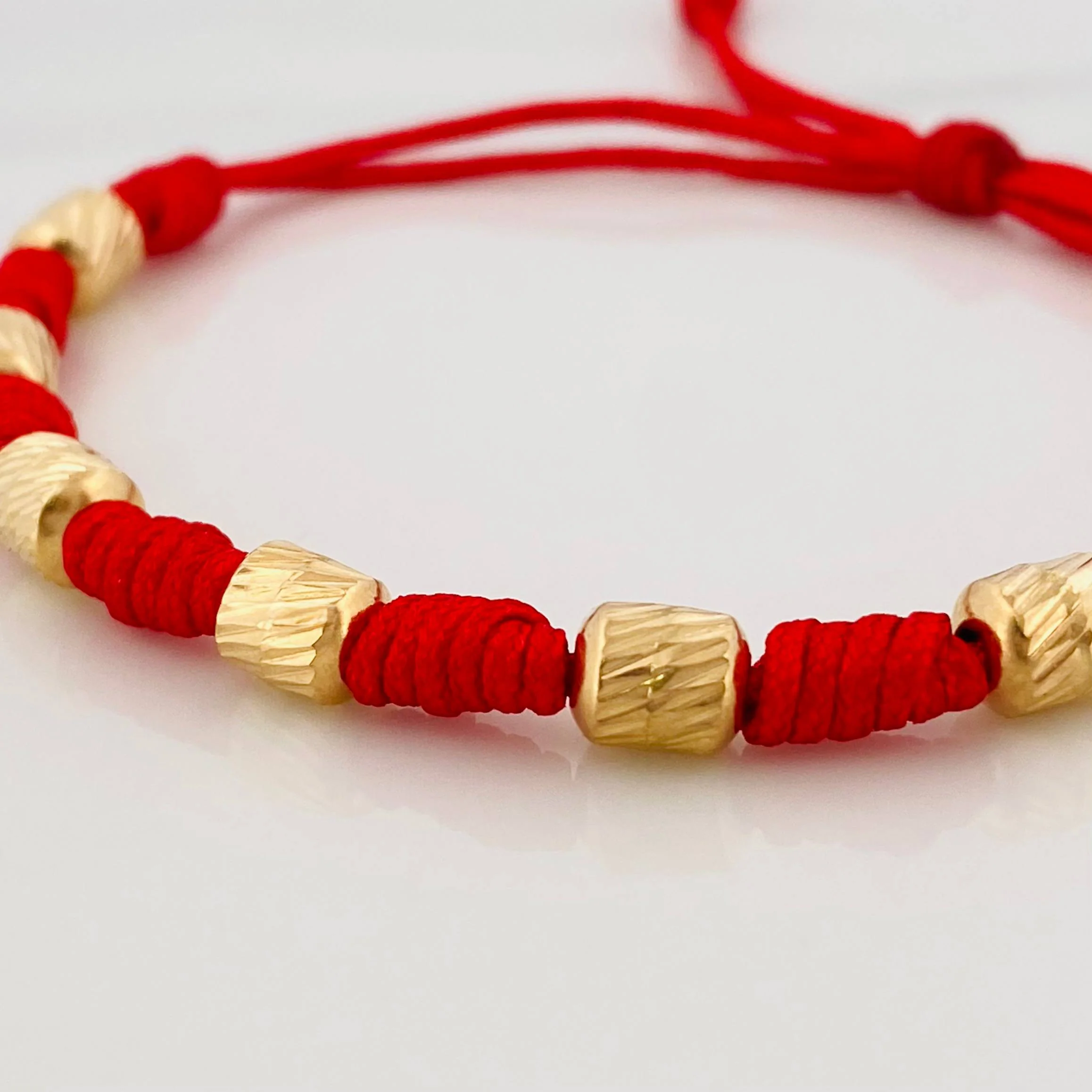 Pulsera Tejida Roja Siete Nudos 5Mm Oro Amarillo 18K - Image 2