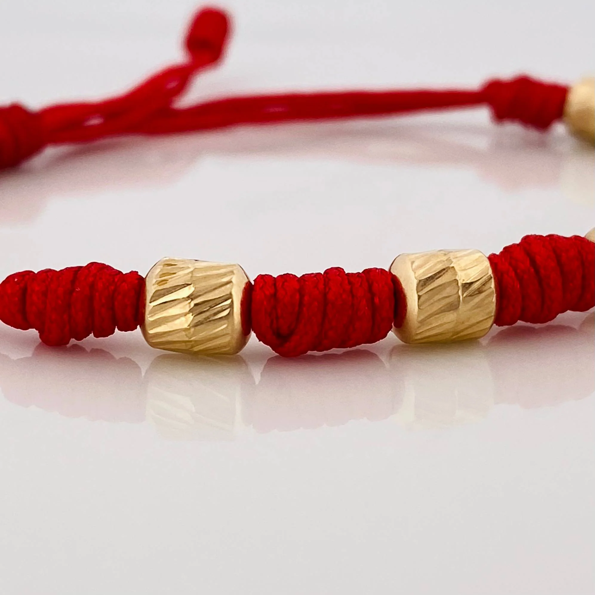 Pulsera Tejida Roja Siete Nudos 5Mm Oro Amarillo 18K - Image 4