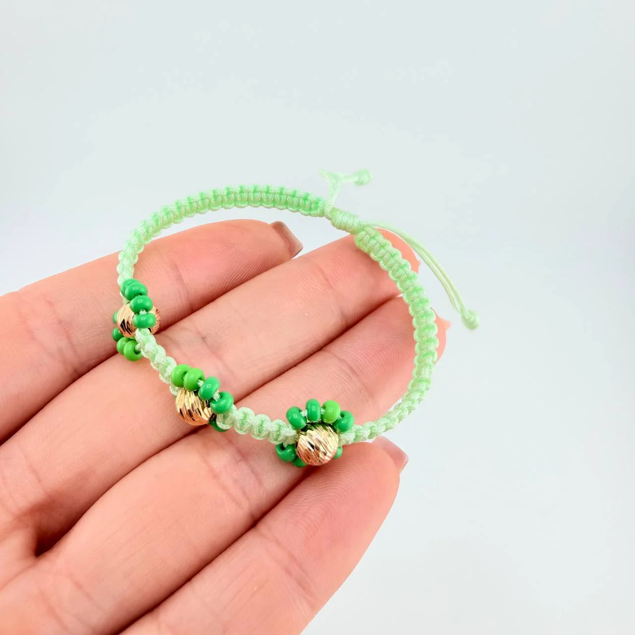 Pulsera Tejida Verde Trio Flores Oro Amarillo 18K - Image 3