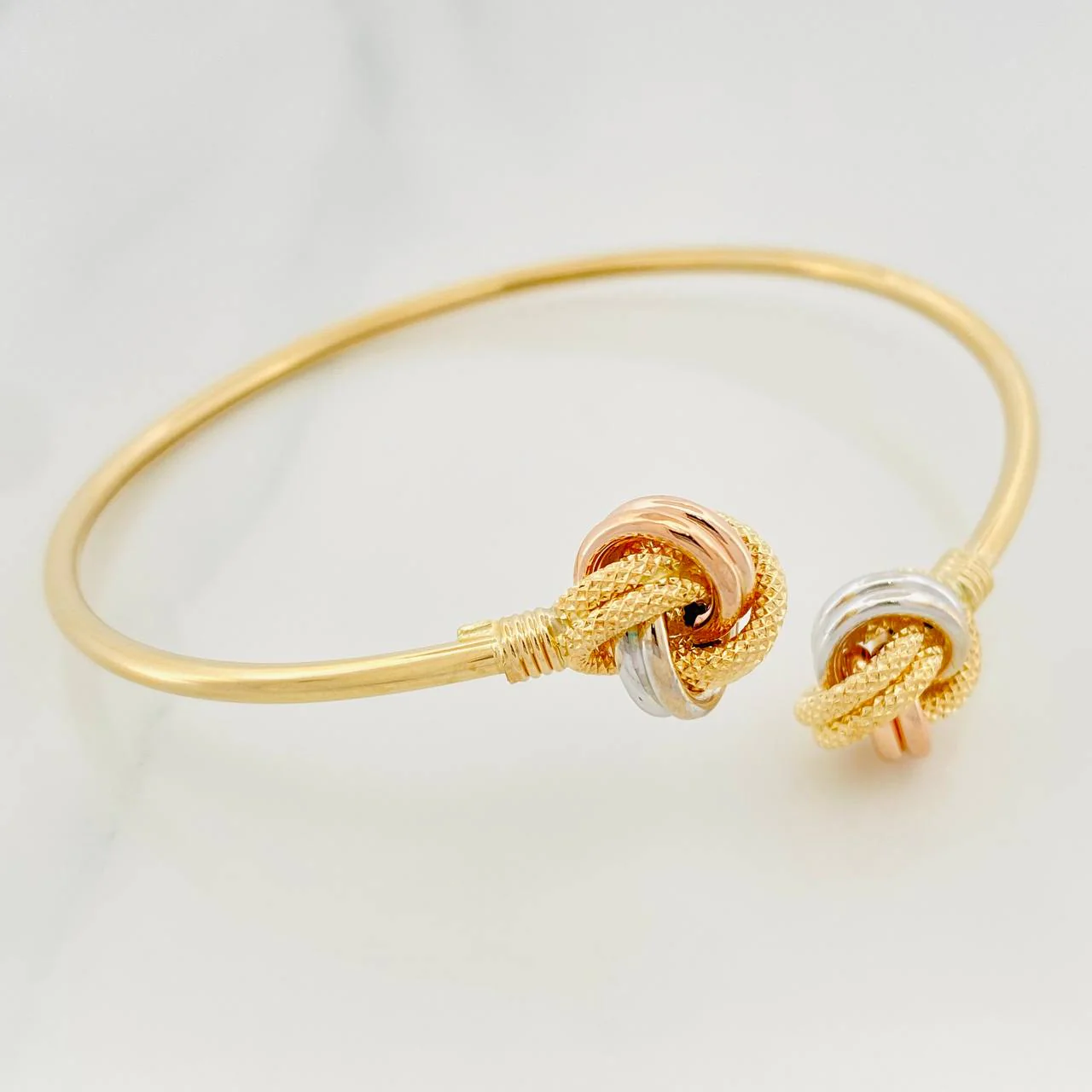 Pulso Aro Nudo 4.7 g / 7 1/4 in / 2.16 mm Tres Oros 18K - Image 2