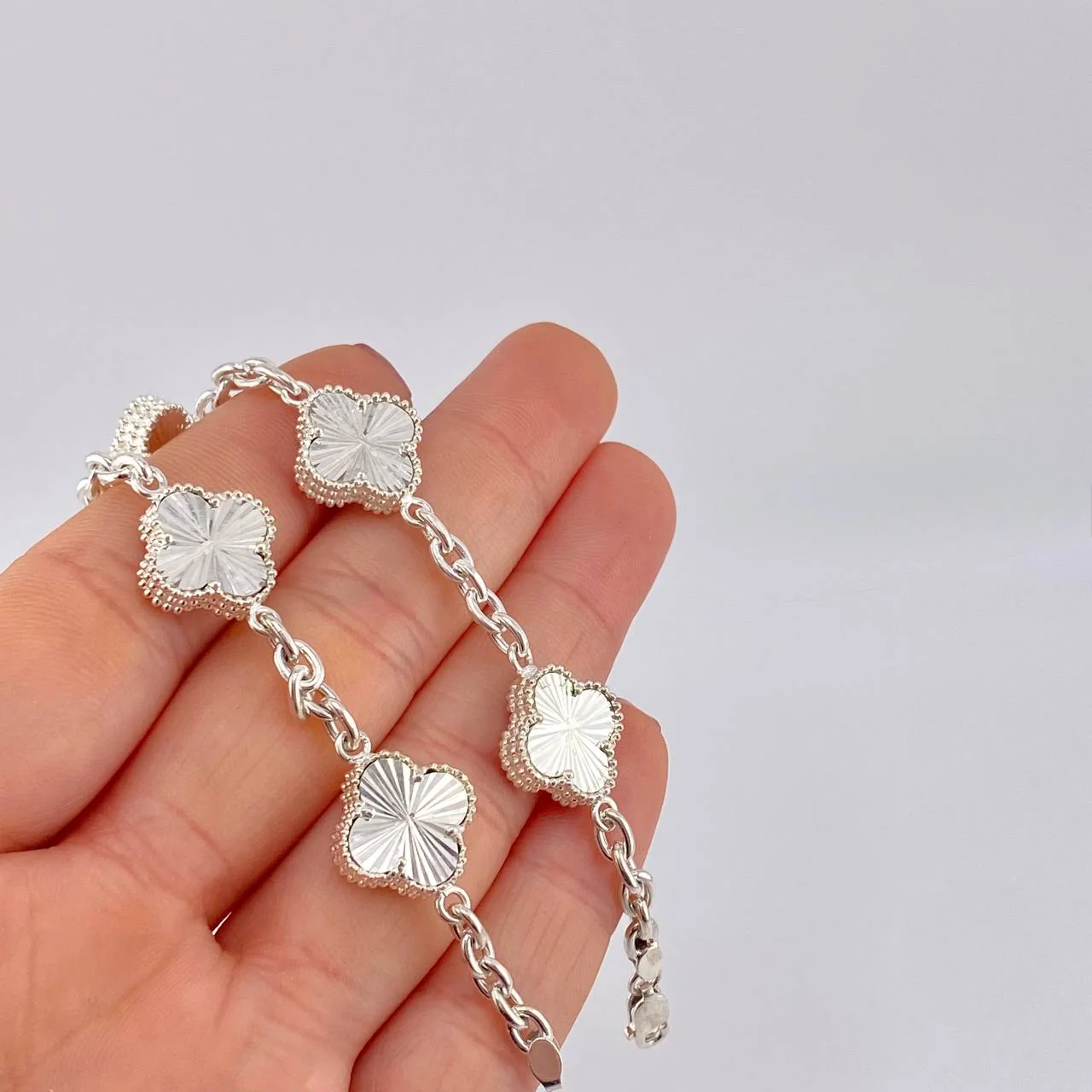 Pulso Aro Seguido Trébol Diamantado 16.65g / 8 in / 2.4mm Plata 925 - Image 3