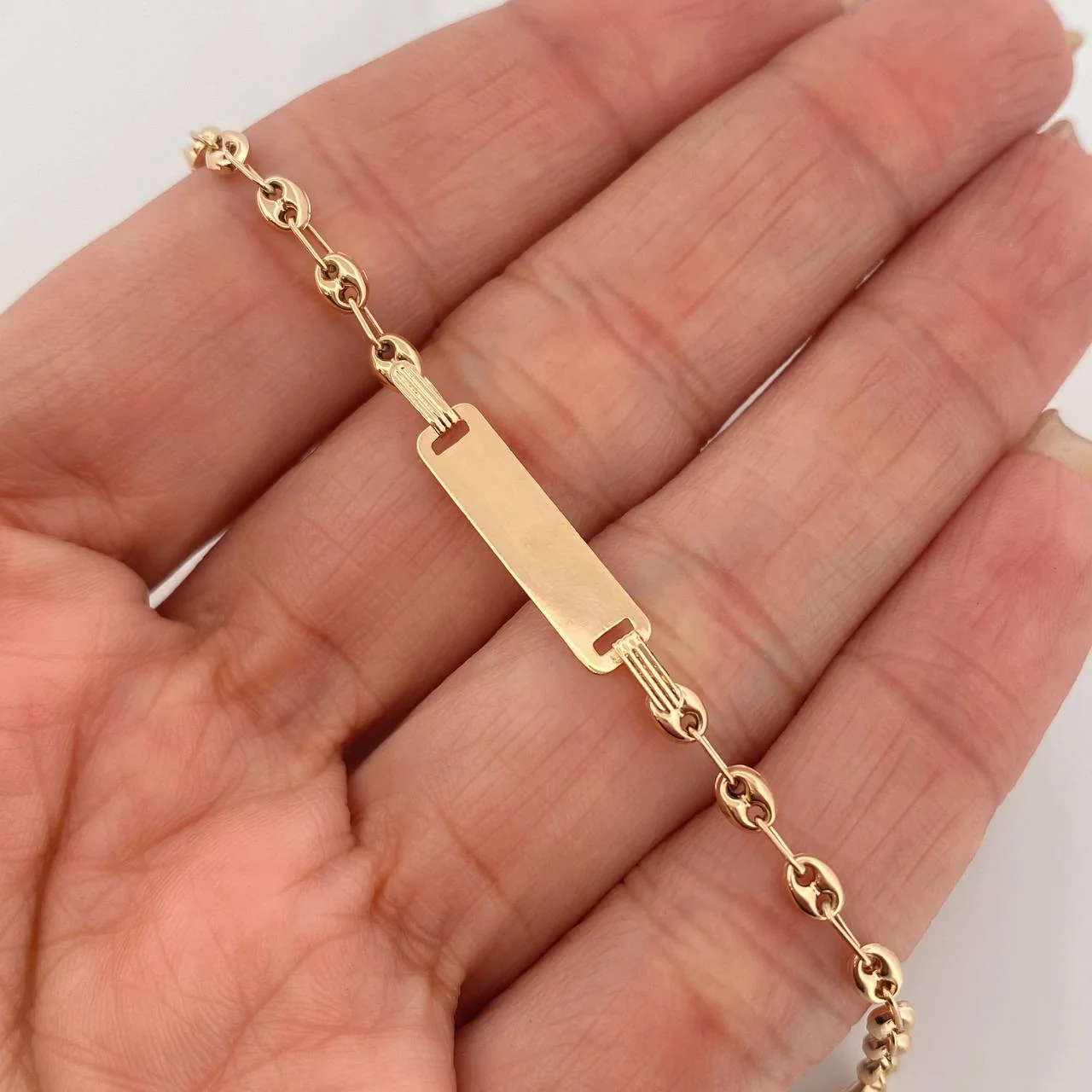 Pulso Bebé Gc Placa Rectangular 1.45 g / 4 3/4 in / 3.2 mm Oro Amarillo 18K - Image 4