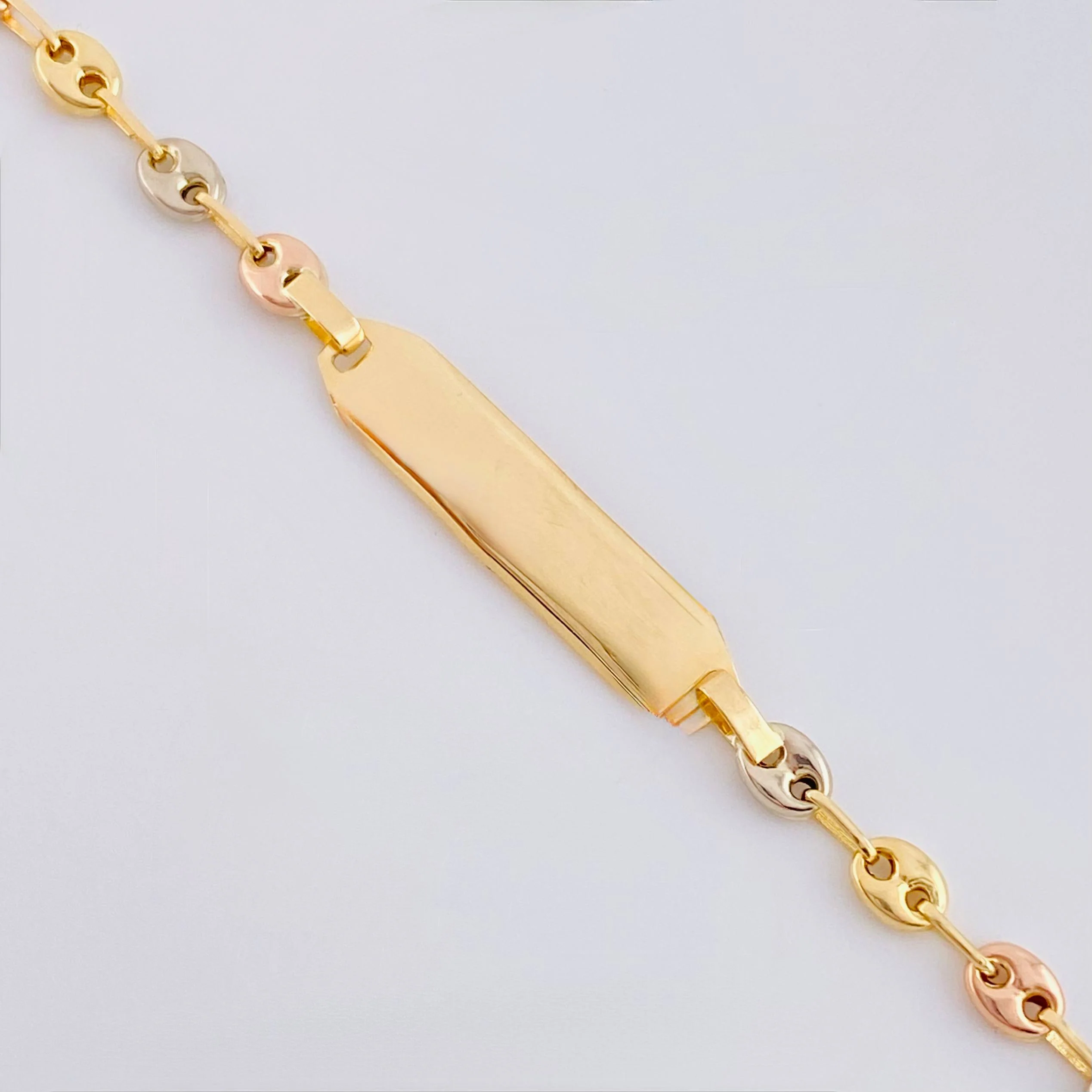 Pulso Bebé Gc Placa Rectangular Curva 1.5gr / 6 in / 3.2mm Tres Oros 18K - Image 2