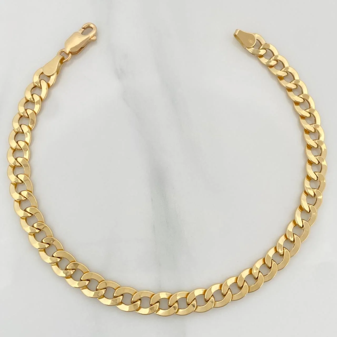 Pulso Cubano 5.15gr / 8 1/4 in / 5.85mm Oro Amarillo +1 18K $
