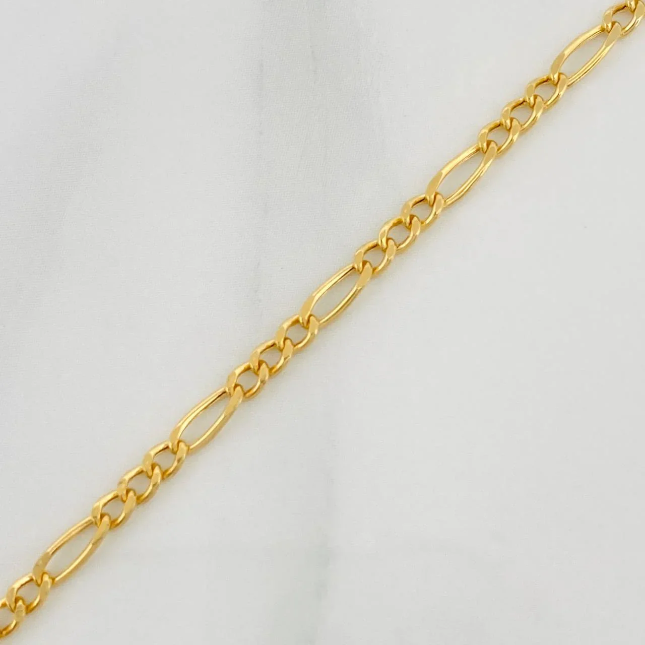 Pulso Figaro 1.3 g / 8 in / 2.4 mm Oro Amarillo 18K - Image 3