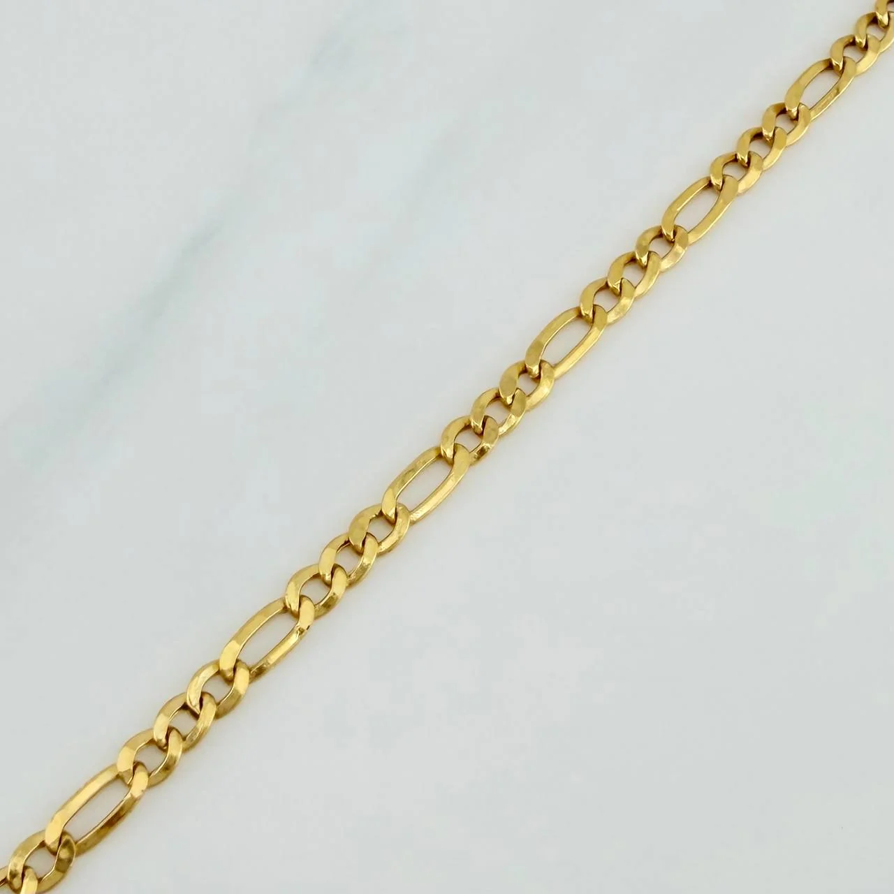 Pulso Figaro 2.15 g / 7 1/4 in / 3.28 mm Oro Amarillo 18K - Image 3
