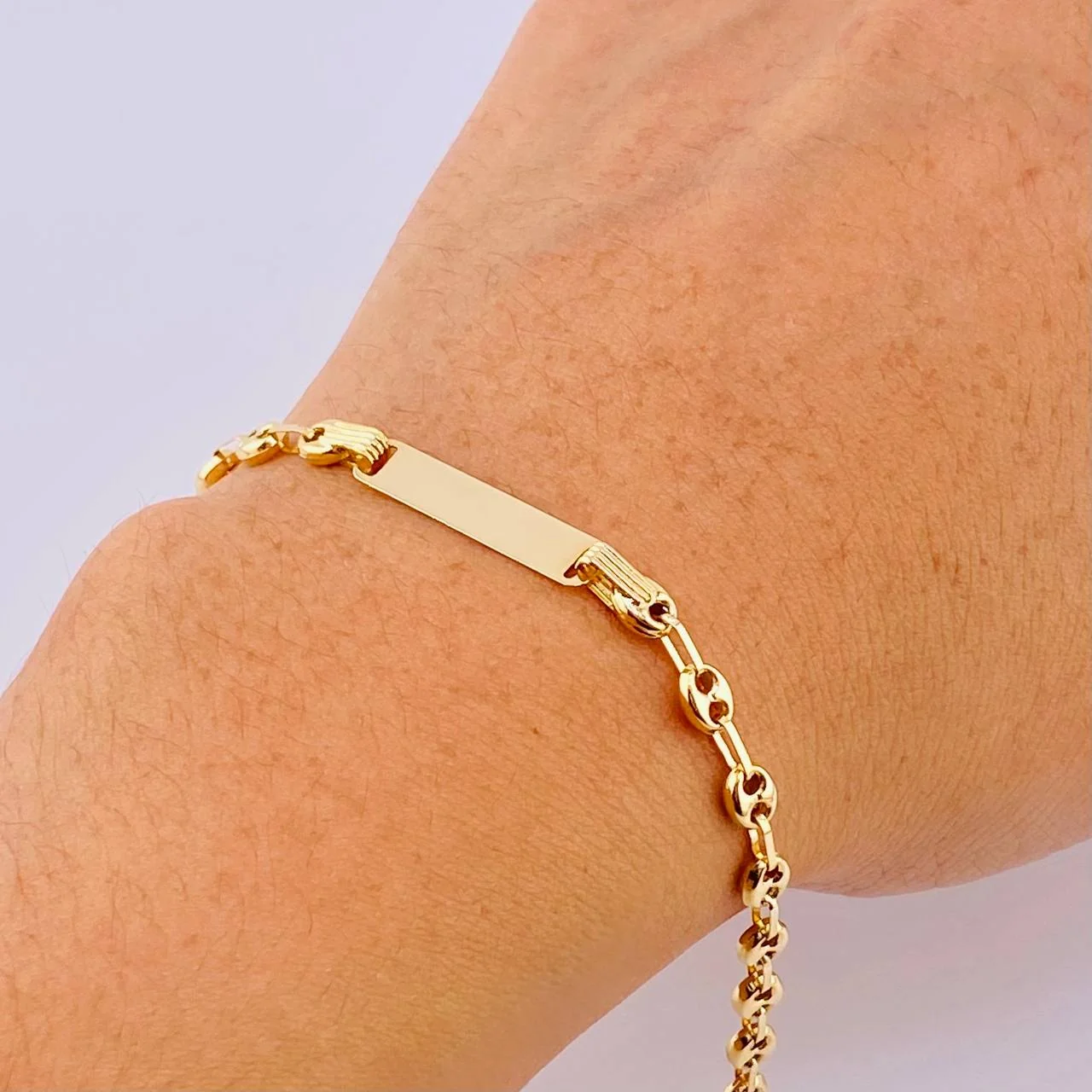 Pulso GC Placa Rectangular 2.5gr / 7 in / 4mm Oro Amarillo 18K - Image 4