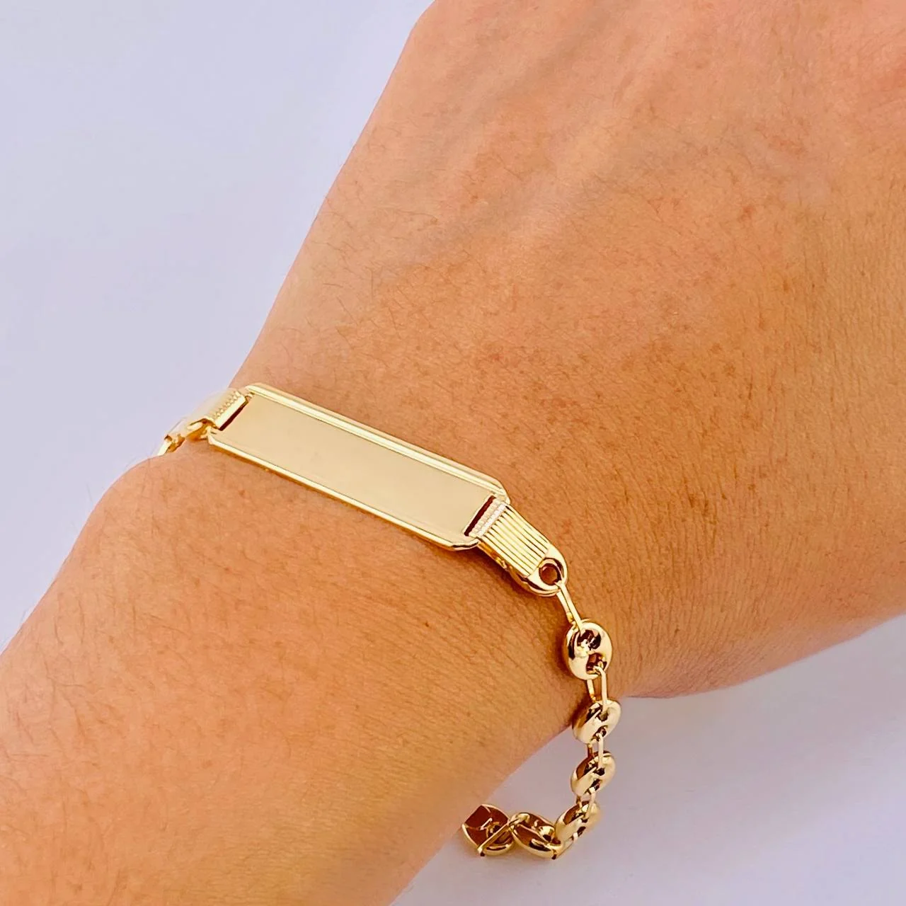 Pulso GC Placa Rectangular 4.25gr / 8 1/2 in / 5.4mm Oro Amarillo 18K © - Image 4