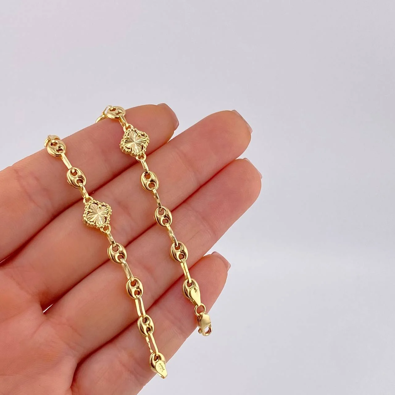 Pulso Gc Trebol Diamantado 6.5 g / 7 1/2 in / 4.8 mm Oro Amarillo 18K - Image 3