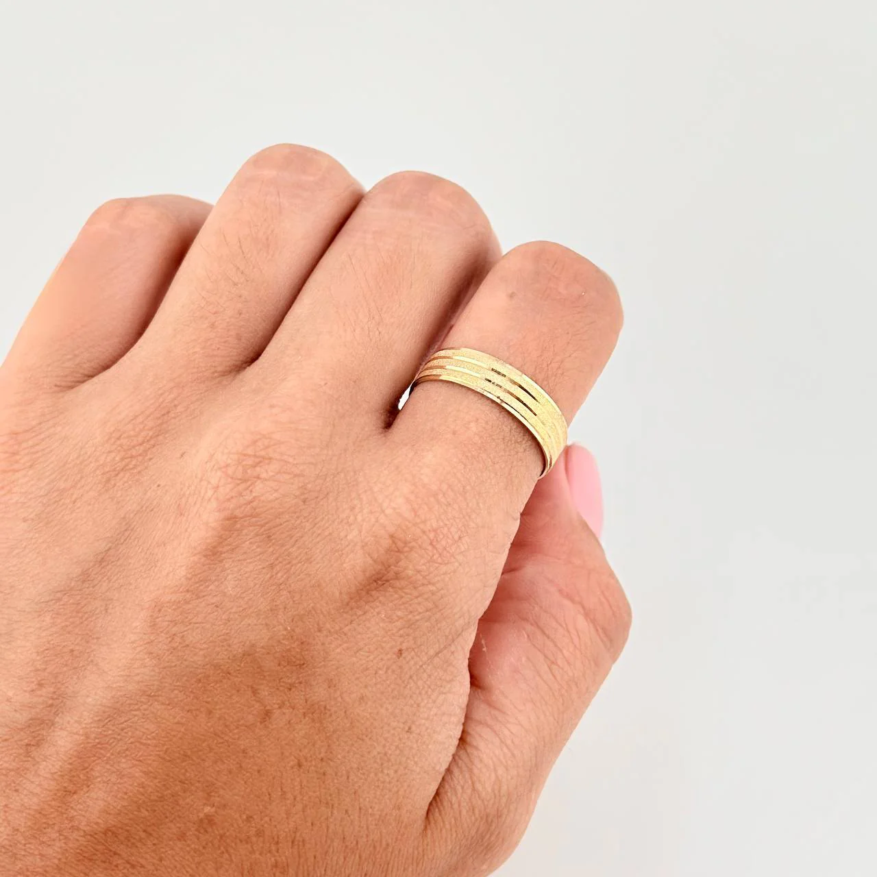 Set Argollas Triple Linea Mate 5.4 g Oro Amarillo 18K (A.C) - Image 4