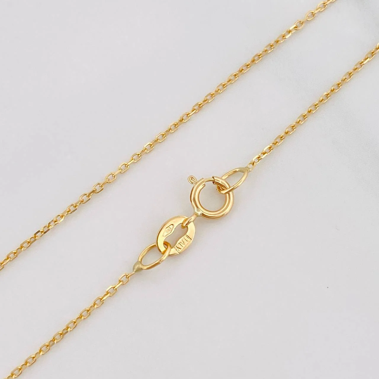 Set Cadena Aro Seguido + Dije Nudo / 1.75g / 18 in Tres Oros 18K - Image 3