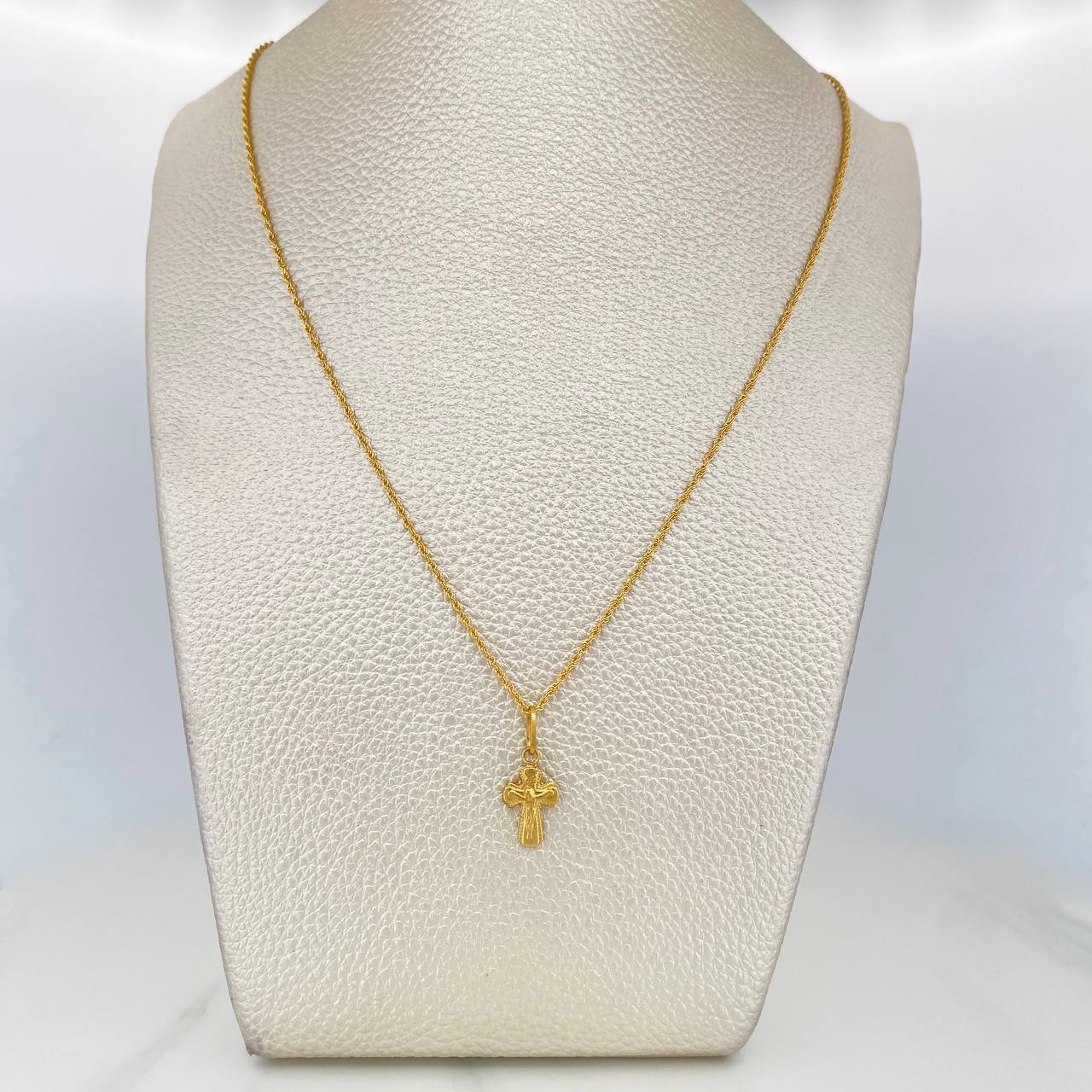 Set Cadena Lazo + Dije Cruz Cristo / 1.65gr / 23 1/2 in Oro Amarillo 18K - Image 5