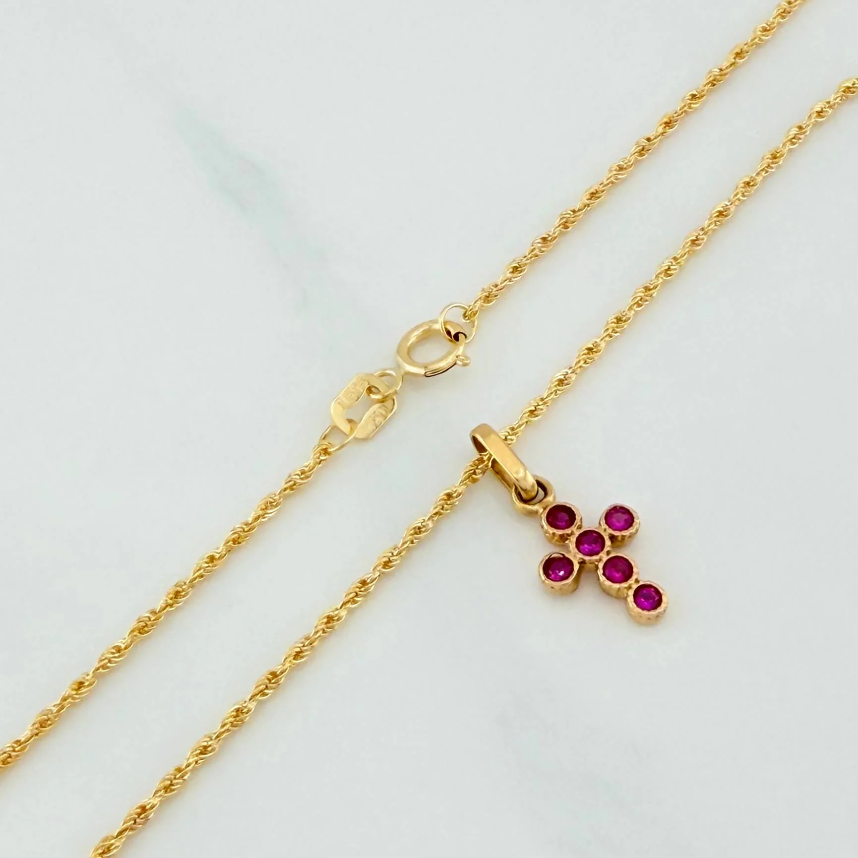 Set Cadena Lazo + Dije Cruz Tupida / 1.7gr / 19 1/2 in Oro Amarillo 18K - Image 2