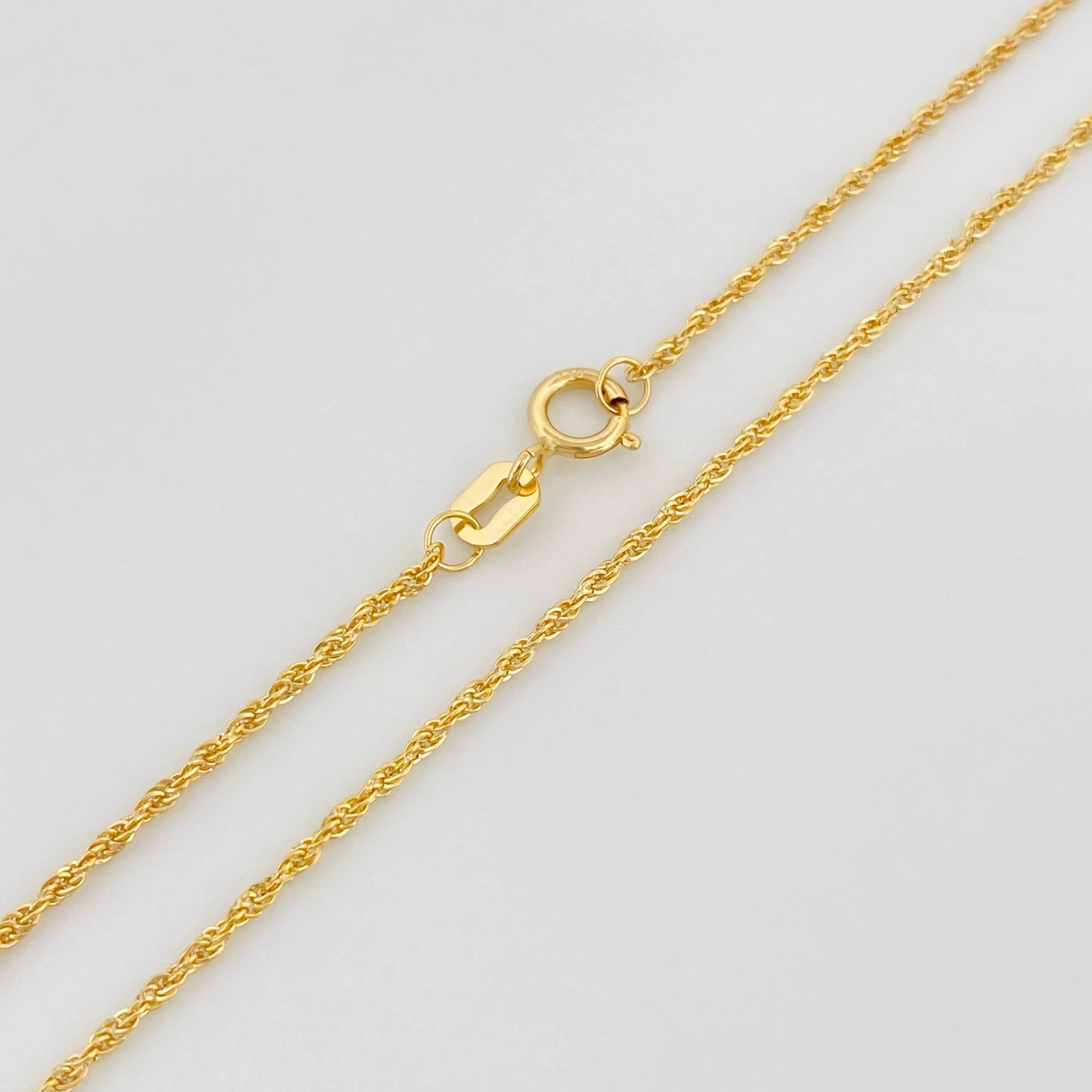 Set Cadena Lazo + Dije San Benito / 1.45 g / 19 3/4 in Oro Amarillo 18K - Image 3