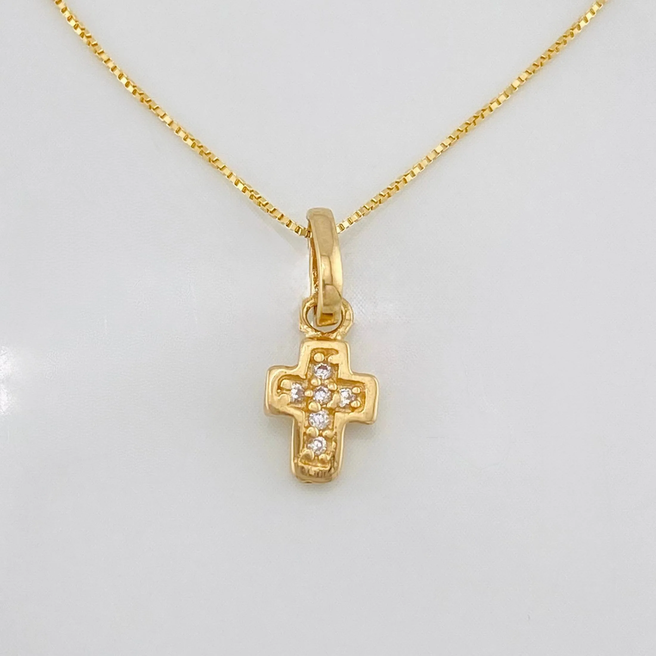 Set Cadena Singapur + Dije Cruz / 1.5g / 16 in Oro Amarillo 18K