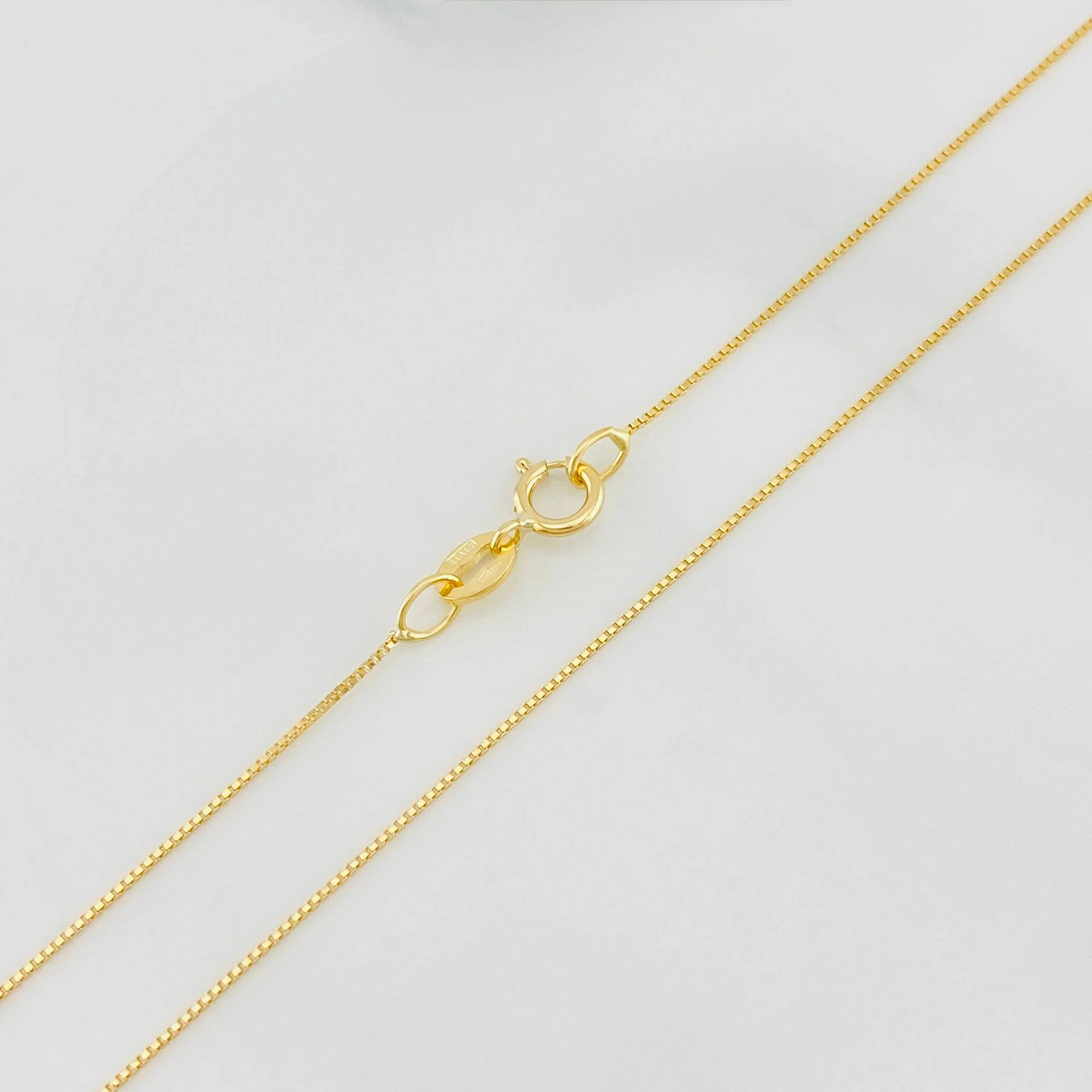 Set Cadena Singapur + Dije Cruz / 1.5g / 16 in Oro Amarillo 18K - Image 2