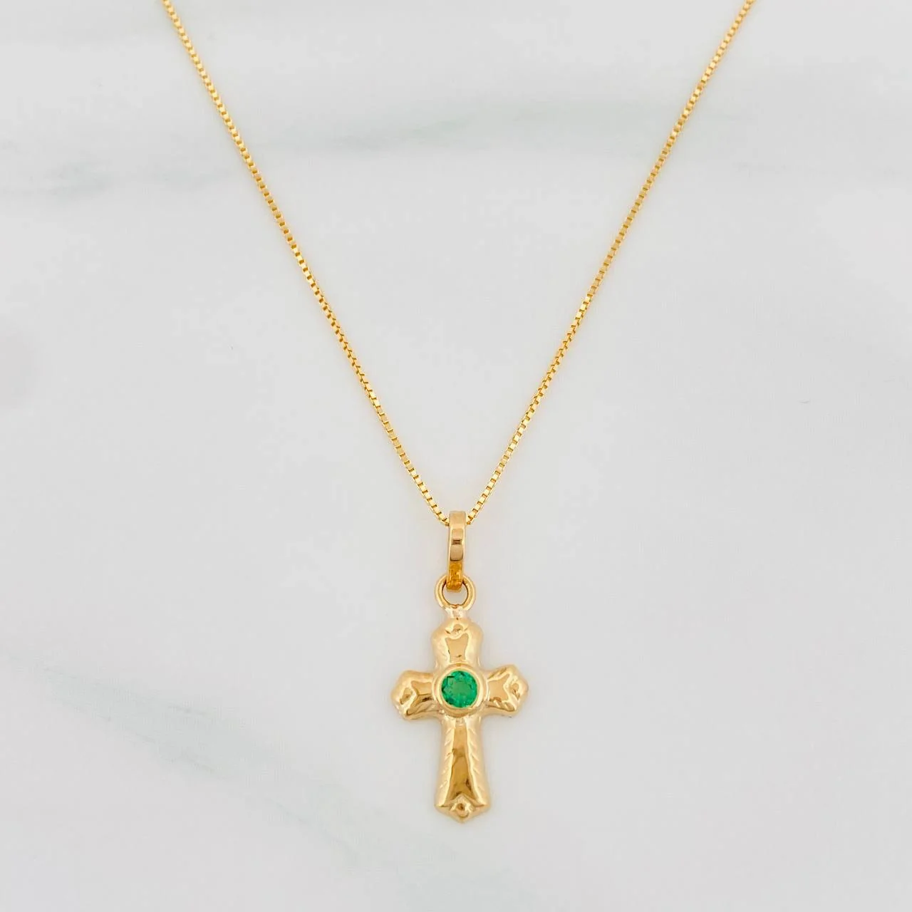 Set Cadena Veneciana + Dije Cruz Esmeralda 05Pts / 1.5g / 20 in Oro Amarillo 18K