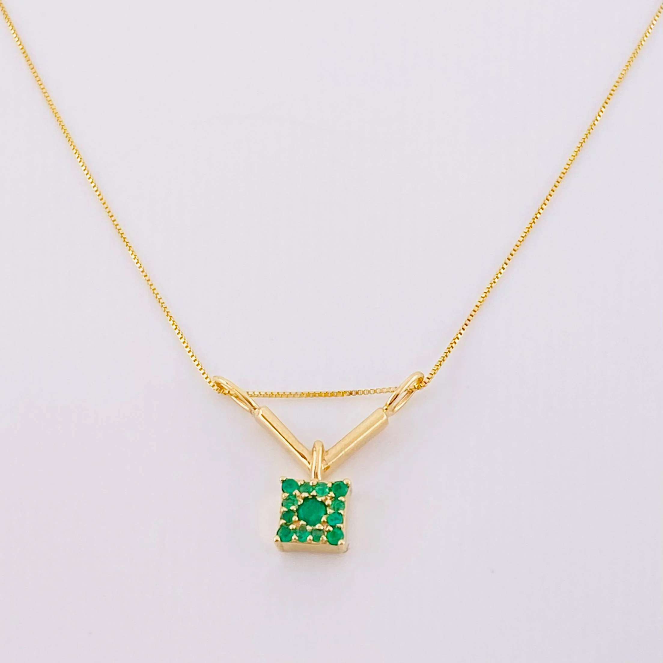 Set Cadena Veneciana + Dije Cuadrado Esmeralda 23Pts / 1.9 g / 17 3/4 in Oro Amarillo 18K (Joya) (A.C)