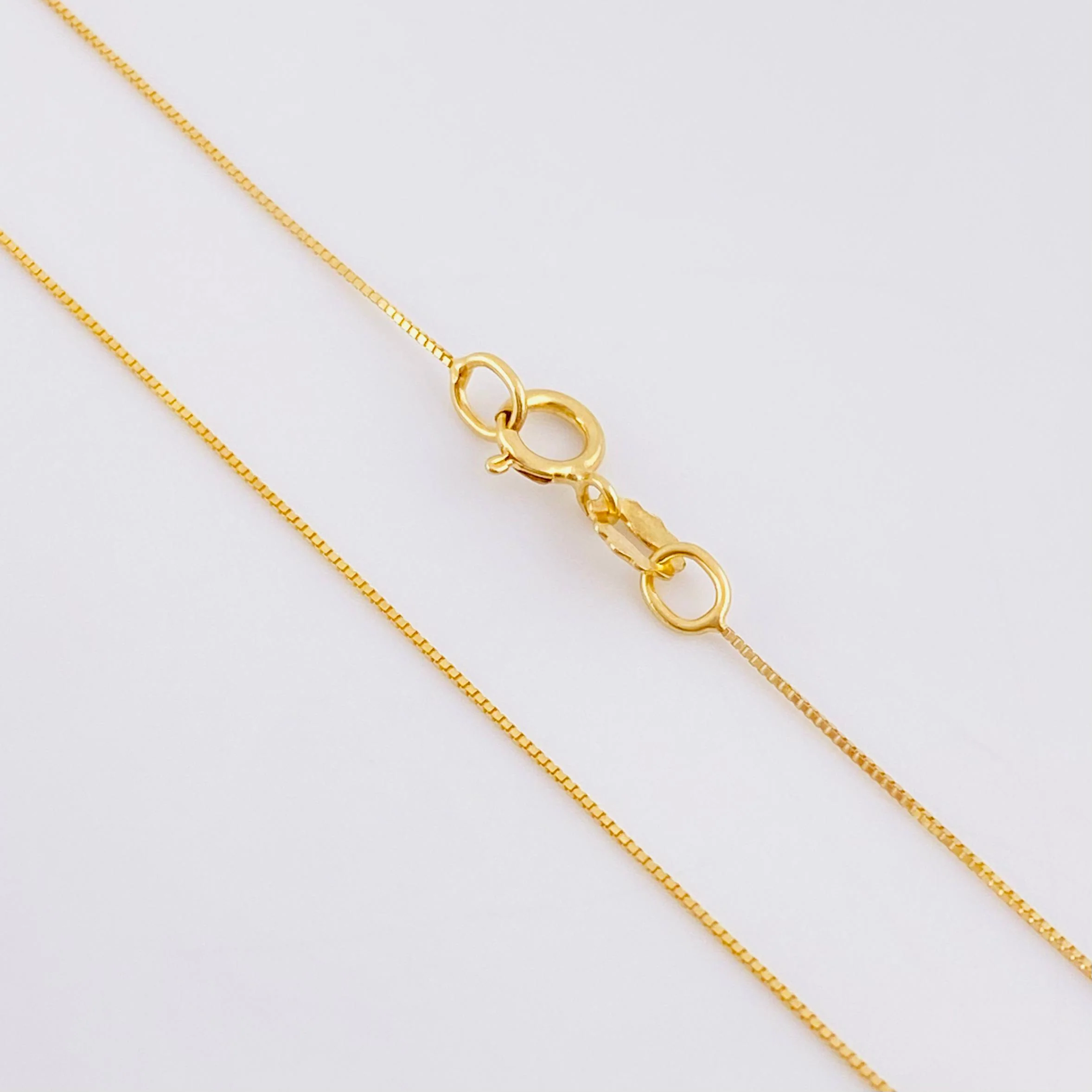 Set Cadena Veneciana + Dije Huellita Esmeralda 3 Pts / 1 g / 17 3/4 in Oro Amarillo 18K - Image 4