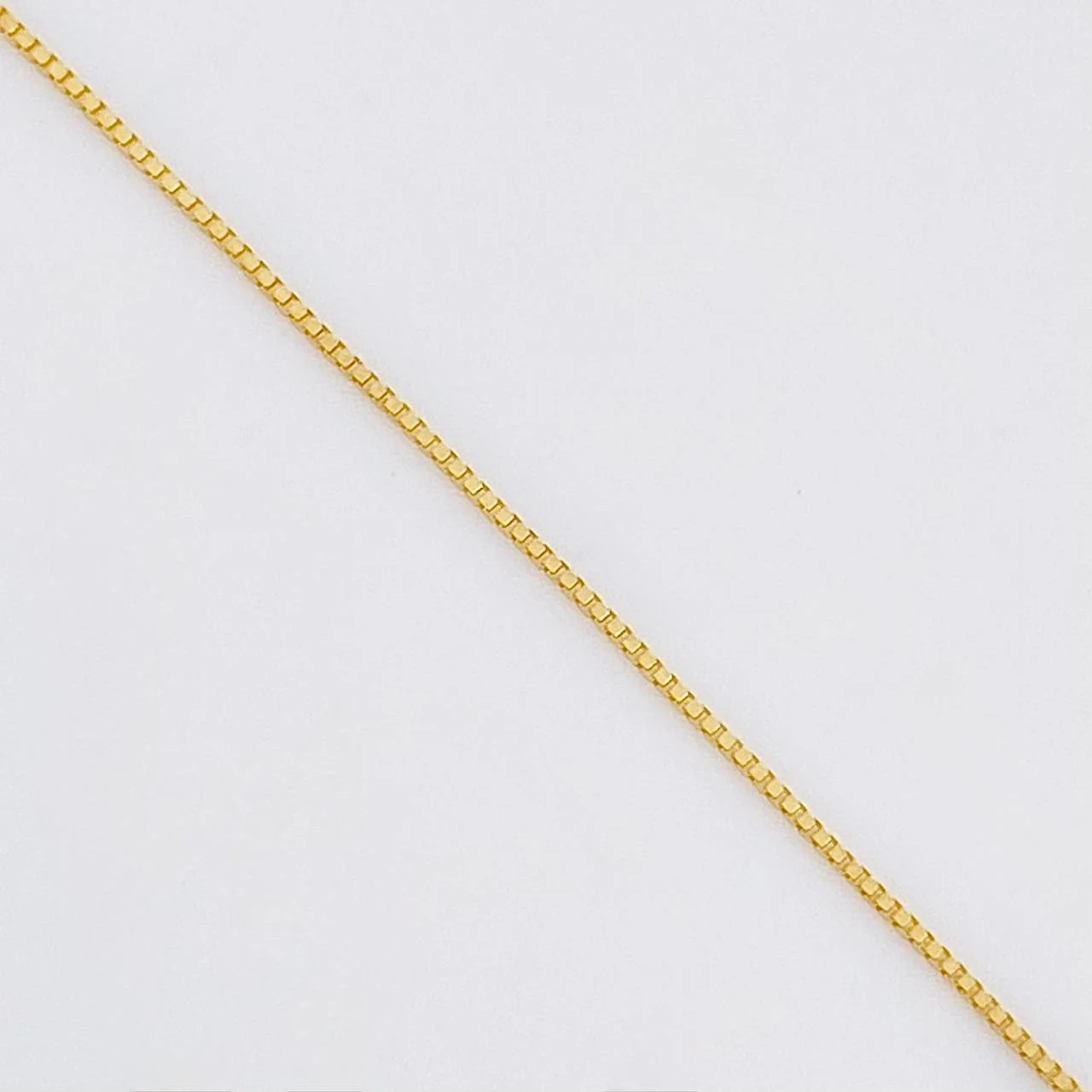 Set Cadena Veneciana + Dije Sencillo Redondo Esmeralda 10 Pts / 1.05g / 18 in Oro Amarillo 18K - Image 5