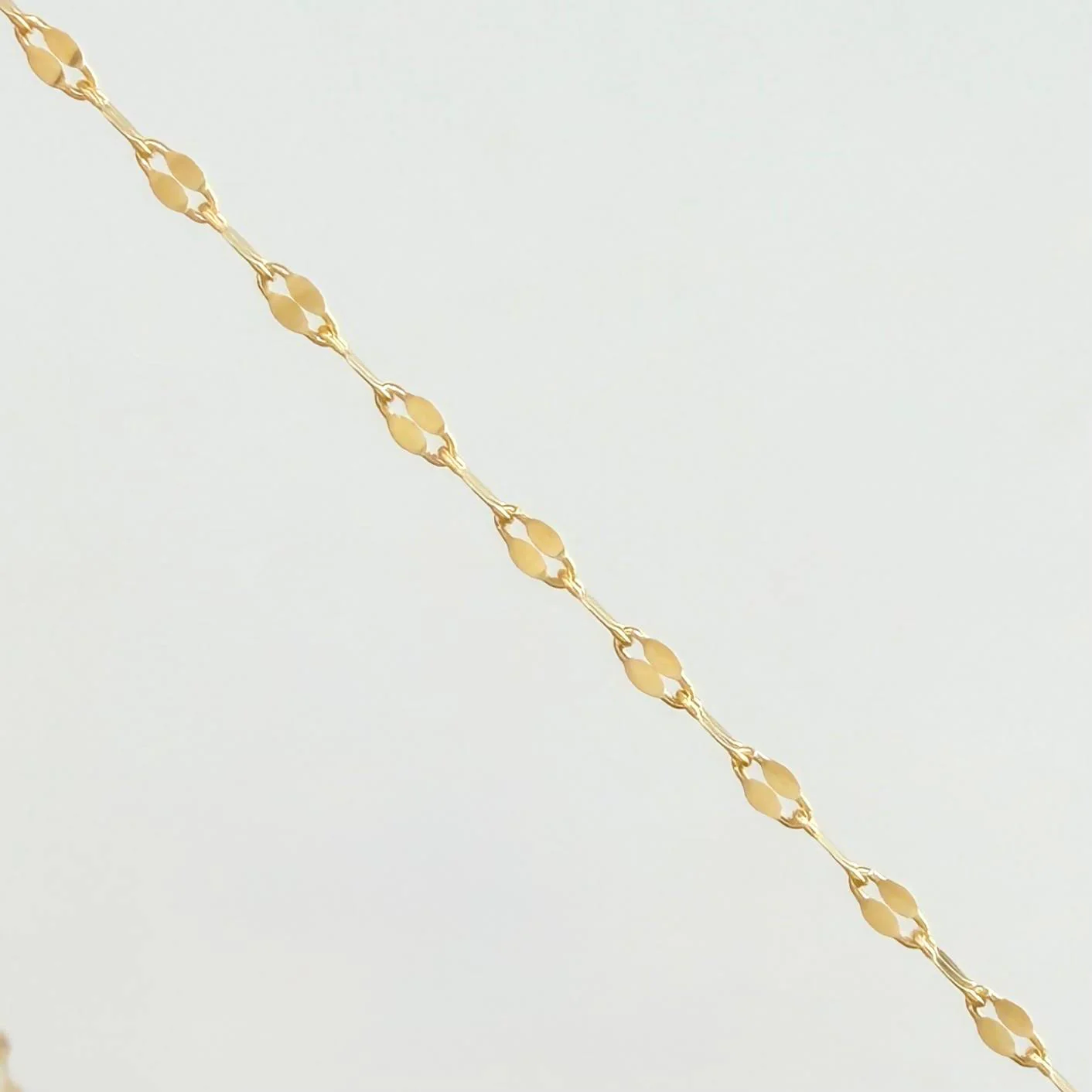 Set Cadena y Dije Flor Espejo + Virgen Milagrosa 1.35gr / 17 3/4 in / 1.3mm Oro Amarillo 18K - Image 4