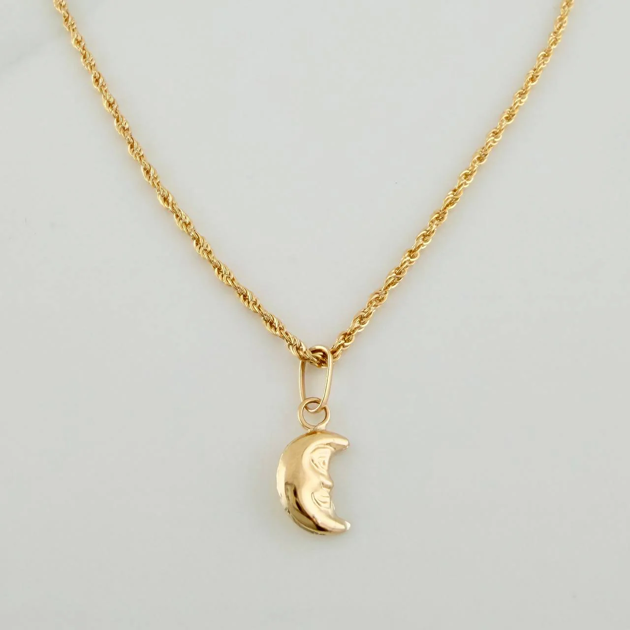 Set Cadena y Dije Lazo + Luna 1.1gr / 15 3/4 in / 1.23mm Oro Amarillo 18K (Oferta) & - Image 2