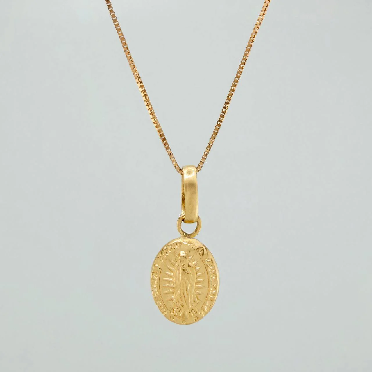 Set Cadena y Dije Veneciana+Virgen Guadalupe 1.3gr / 17 3/4 in / 0.3mm Oro Amarillo 18K $