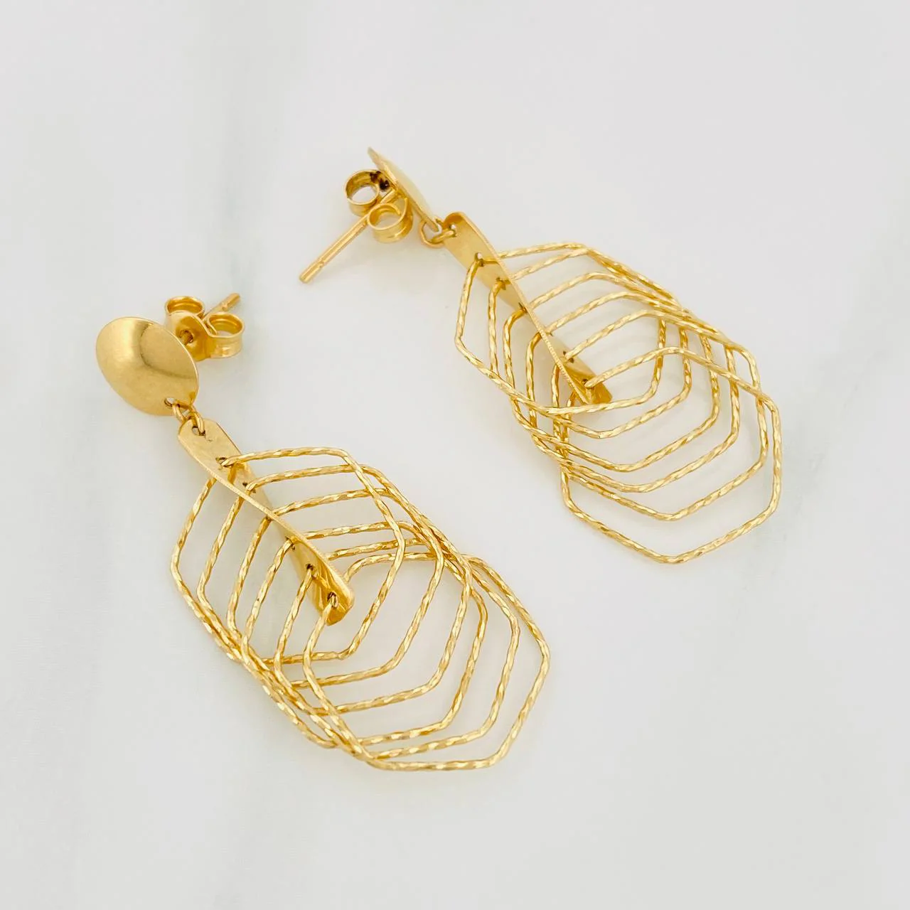 Topos Arete Hexa 3.55g / in / 14.6mm Oro Amarillo 18K - Image 2