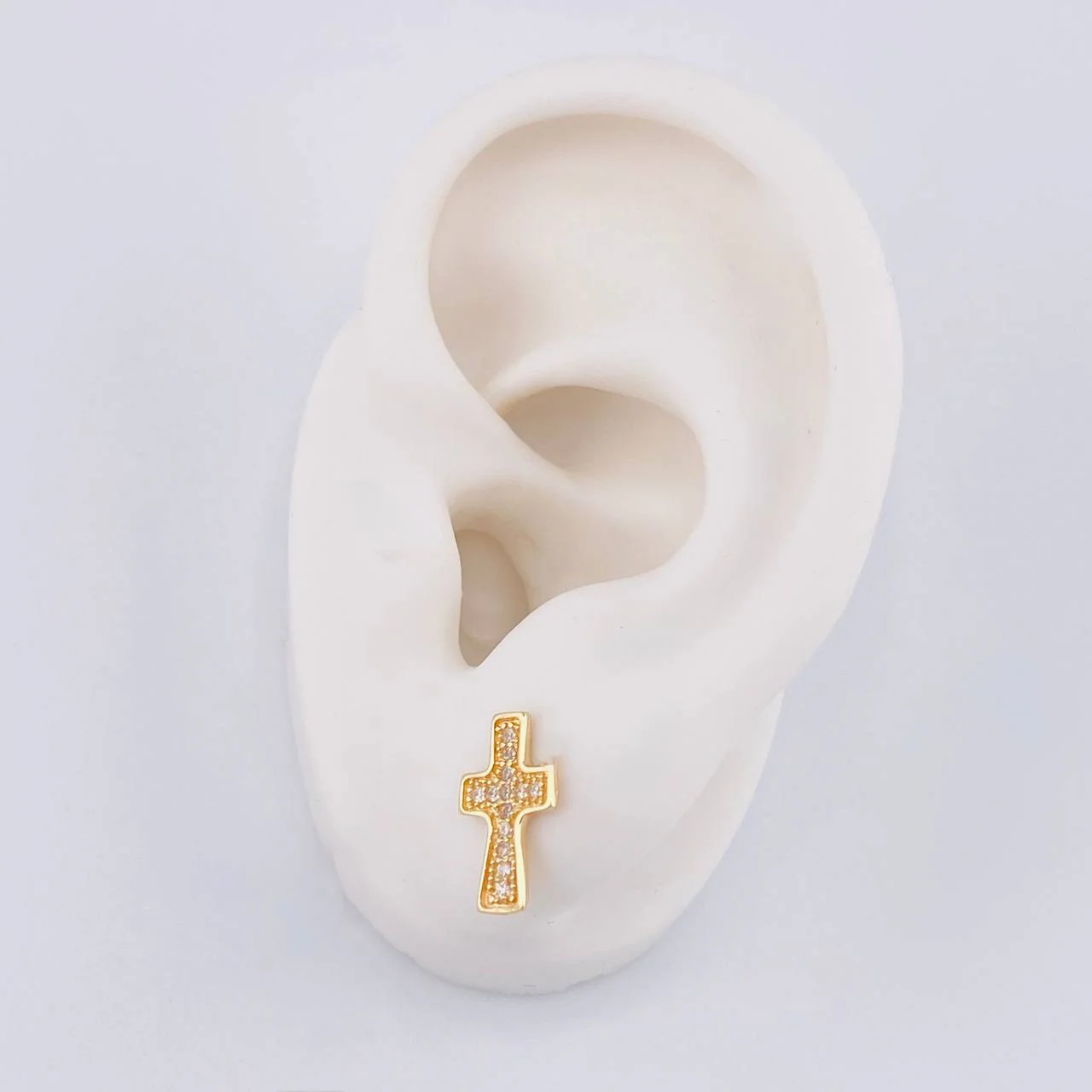 Topos Cruz 1.5 g / 1/2 in Oro Amarillo 18K - Image 4