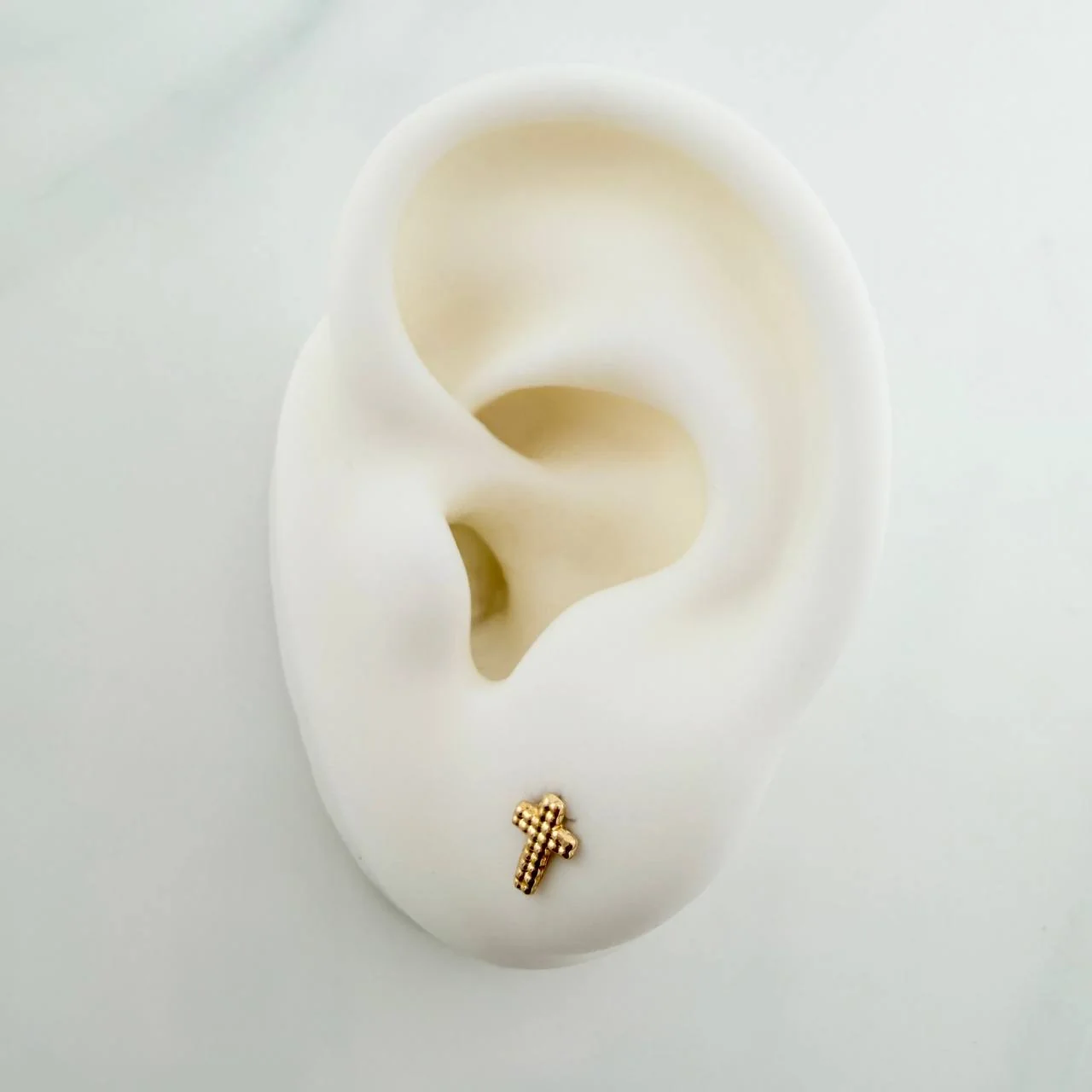 Topos Cruz Relieve 0.45gr / 7.8mm Oro Amarillo 18K - Image 3
