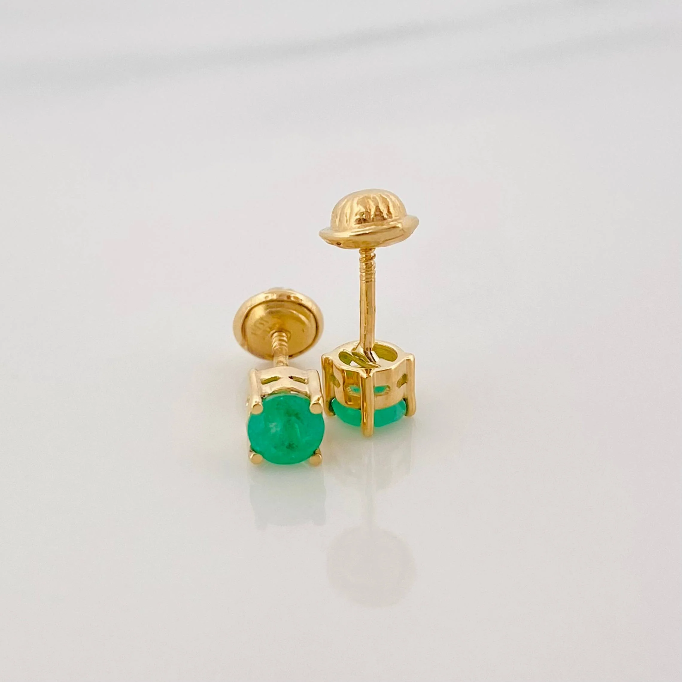 Topos Cuatro Garras Esmeralda 48Pts 0.9 g / in / 0.7 mm Oro Amarillo 18K - Image 3