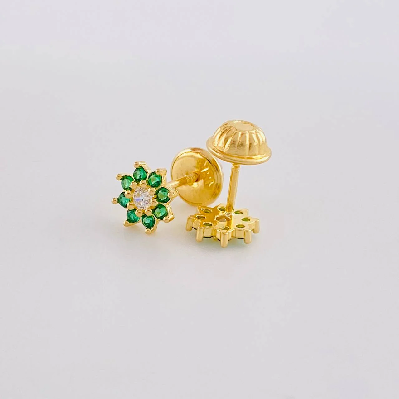 Topos Flor Ocho Petalos 0.85g / in / 6.3mm Oro Amarillo 18K - Image 3