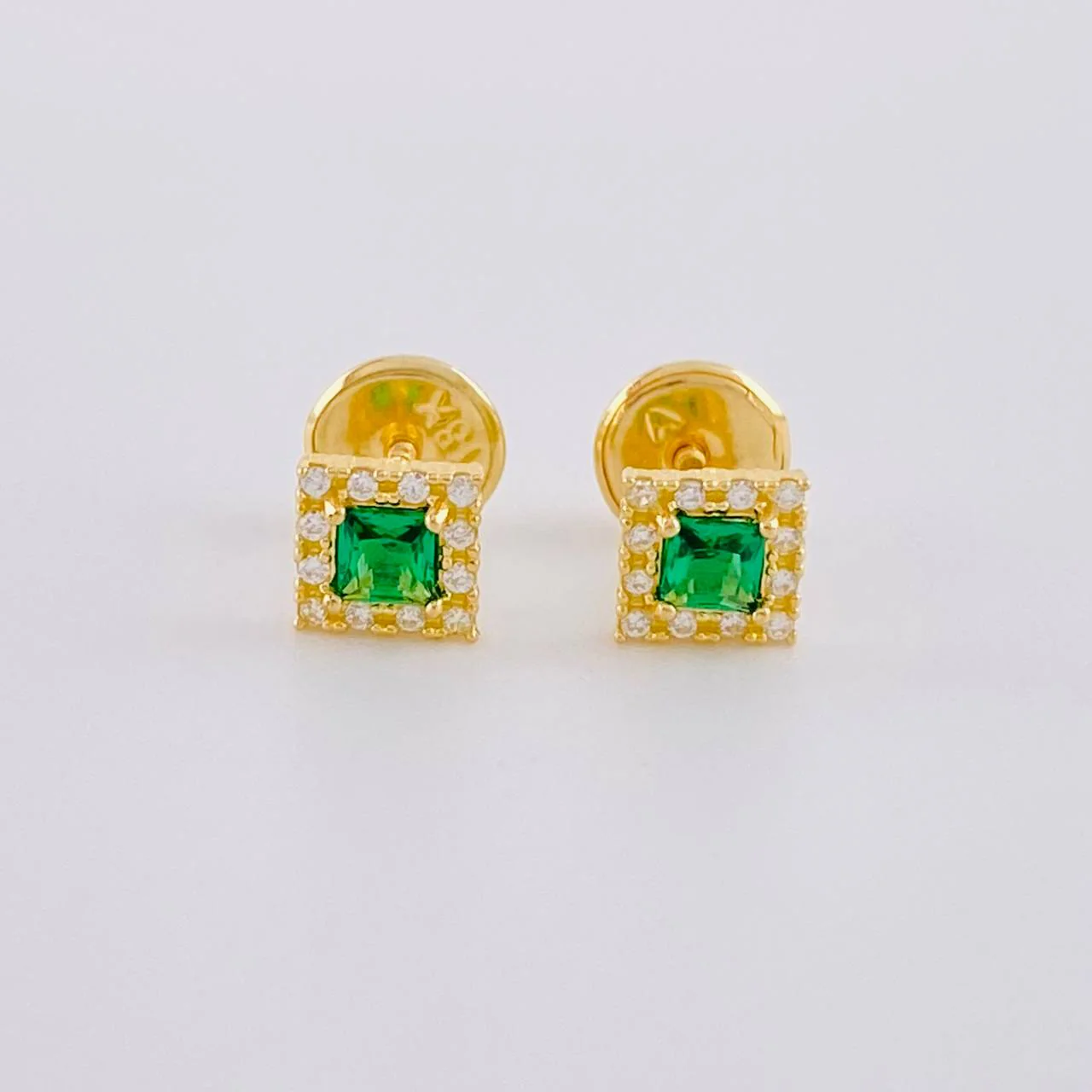 Topos Halo Cuadrado 0.75g / in / 4.9mm Oro Amarillo 18K