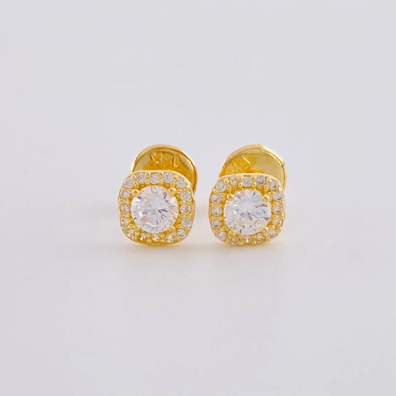 Topos Halo Cuadrado Semicurvo 0.9 g / in / 5.75 mm Oro Amarillo 18K