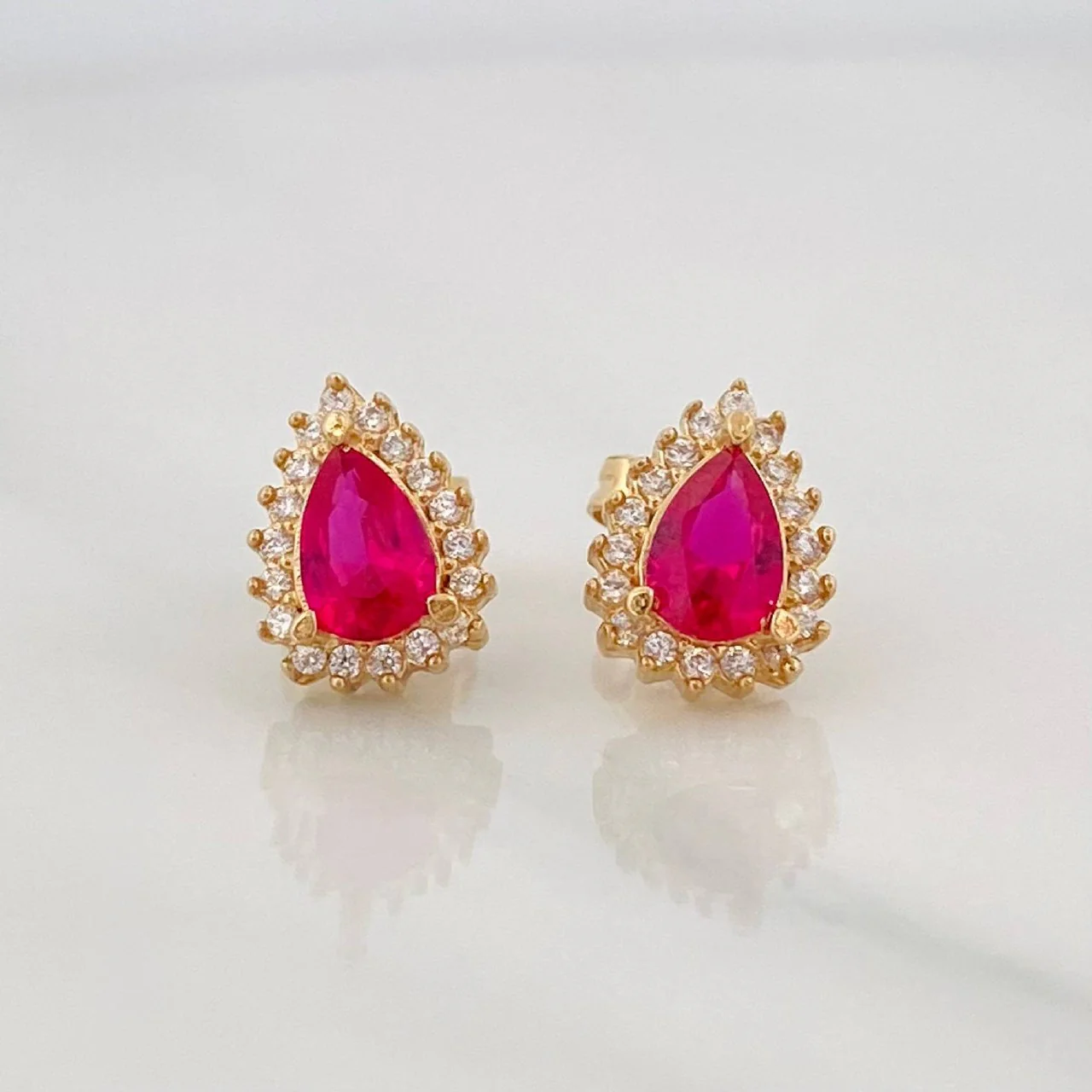 Topos Lagrima Tupido 2.1g / in / 7.2mm Oro Amarillo 18K