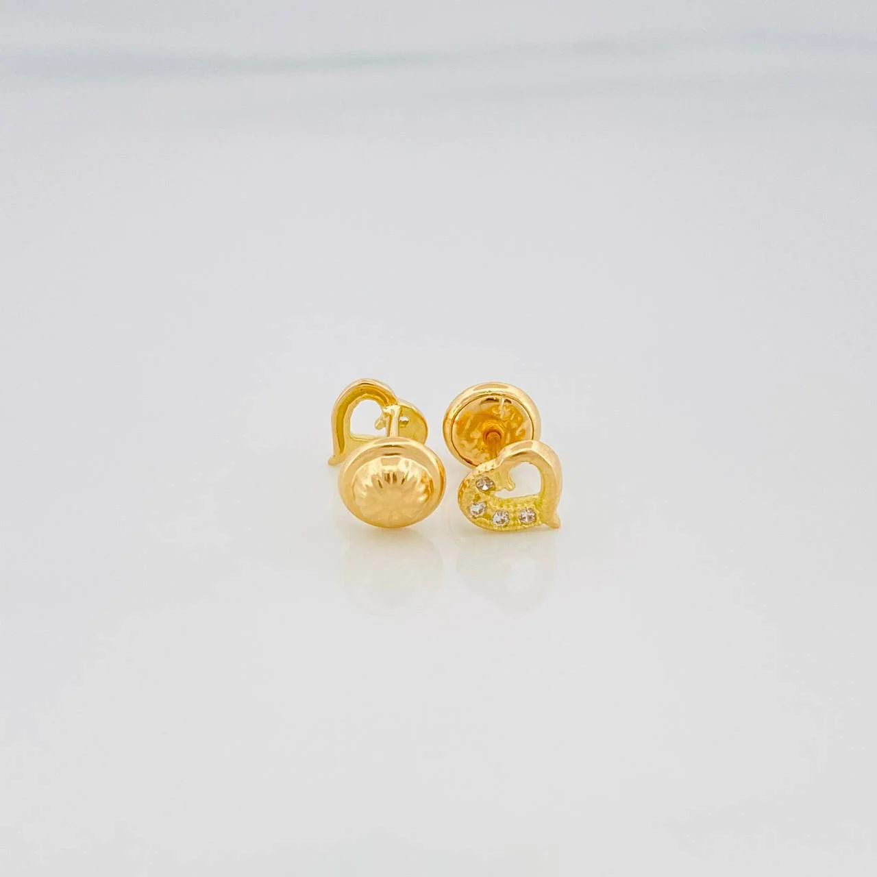 Topos Silueta Corazón 0.85 g / in / 5.8 mm Oro Amarillo 18K - Image 3