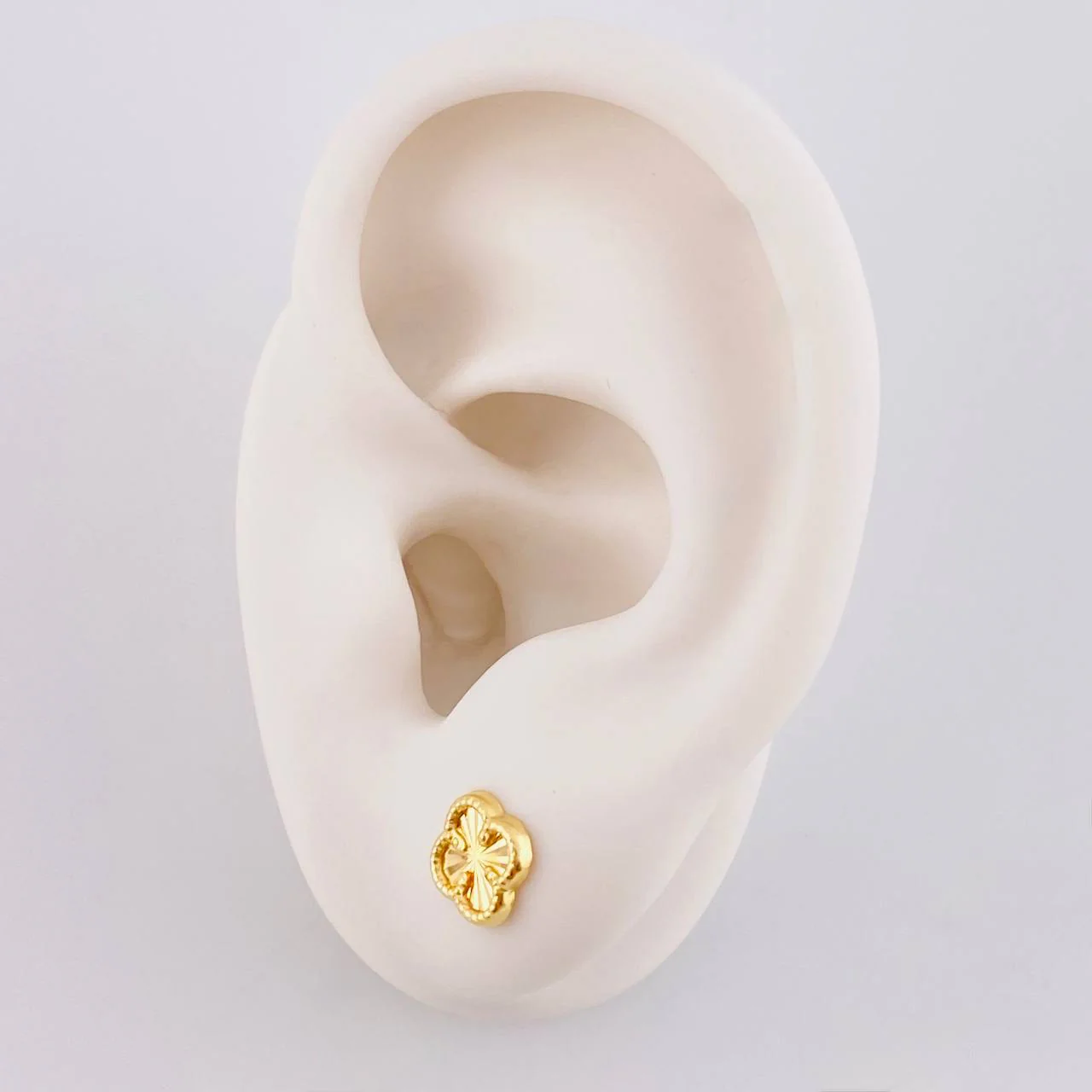 Topos Trebol 0.6 g / in / 6.95 mm Oro Amarillo 18K - Image 4