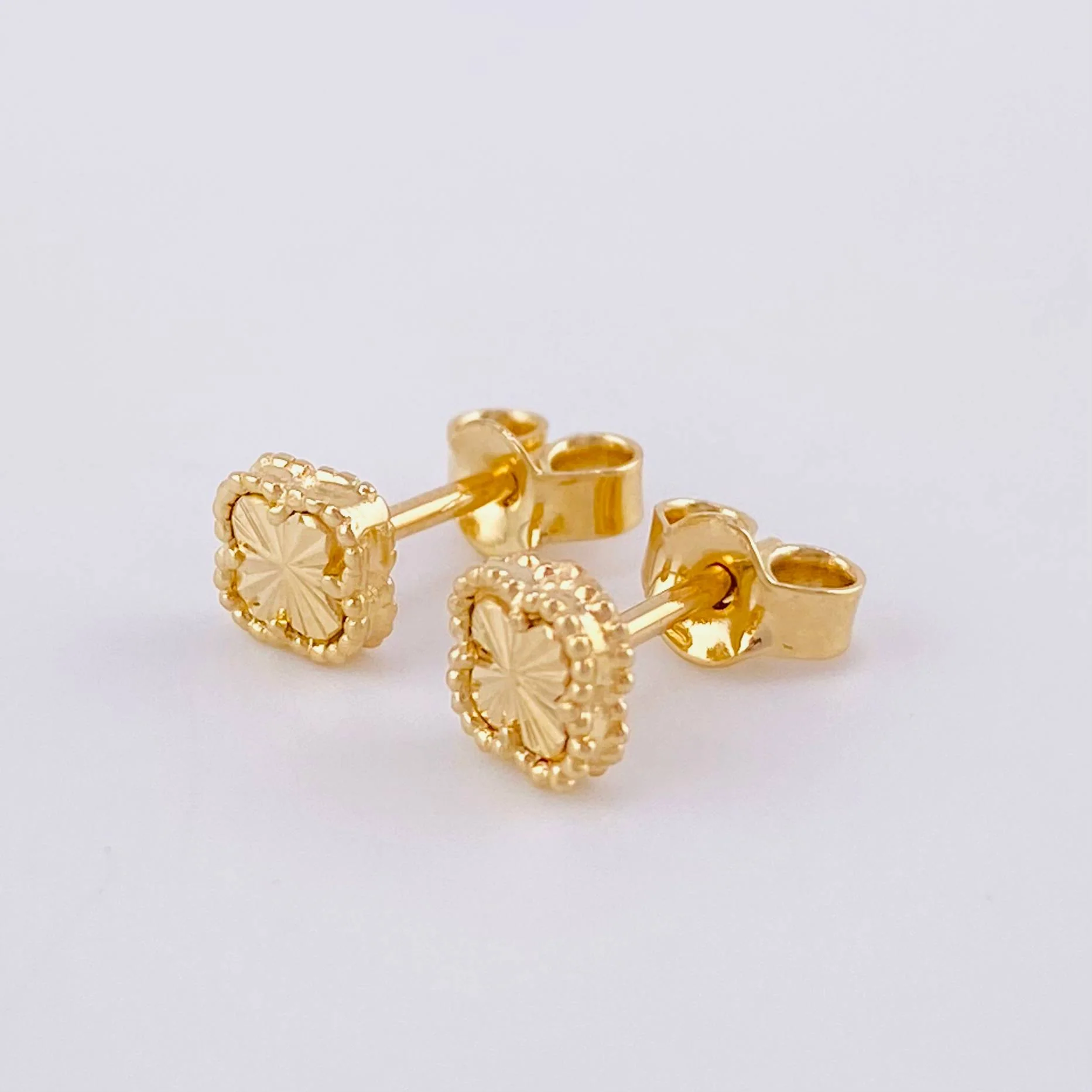 Topos Trebol Diamantado 1.25 g / in / 5.2 mm Oro Amarillo 18K - Image 2