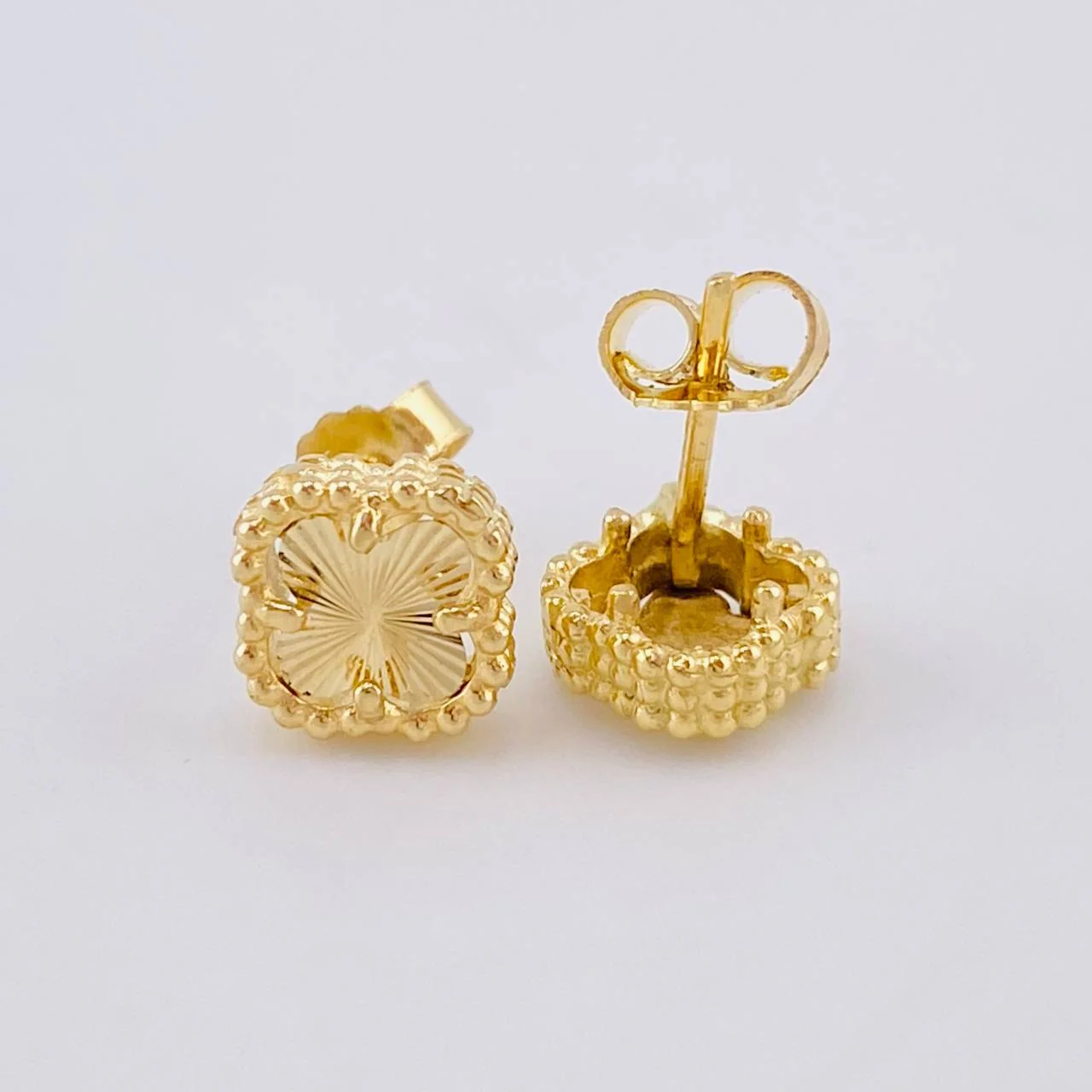 Topos Trebol Diamantado 1.9 g / in / 7.2 mm Oro Amarillo 18K - Image 3