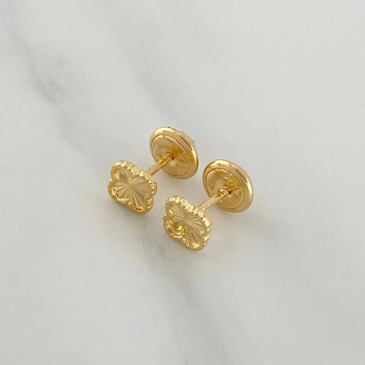 Topos Trebol Diamantados 0.75 g / in / 4.98 mm Oro Amarillo 18K - Image 3