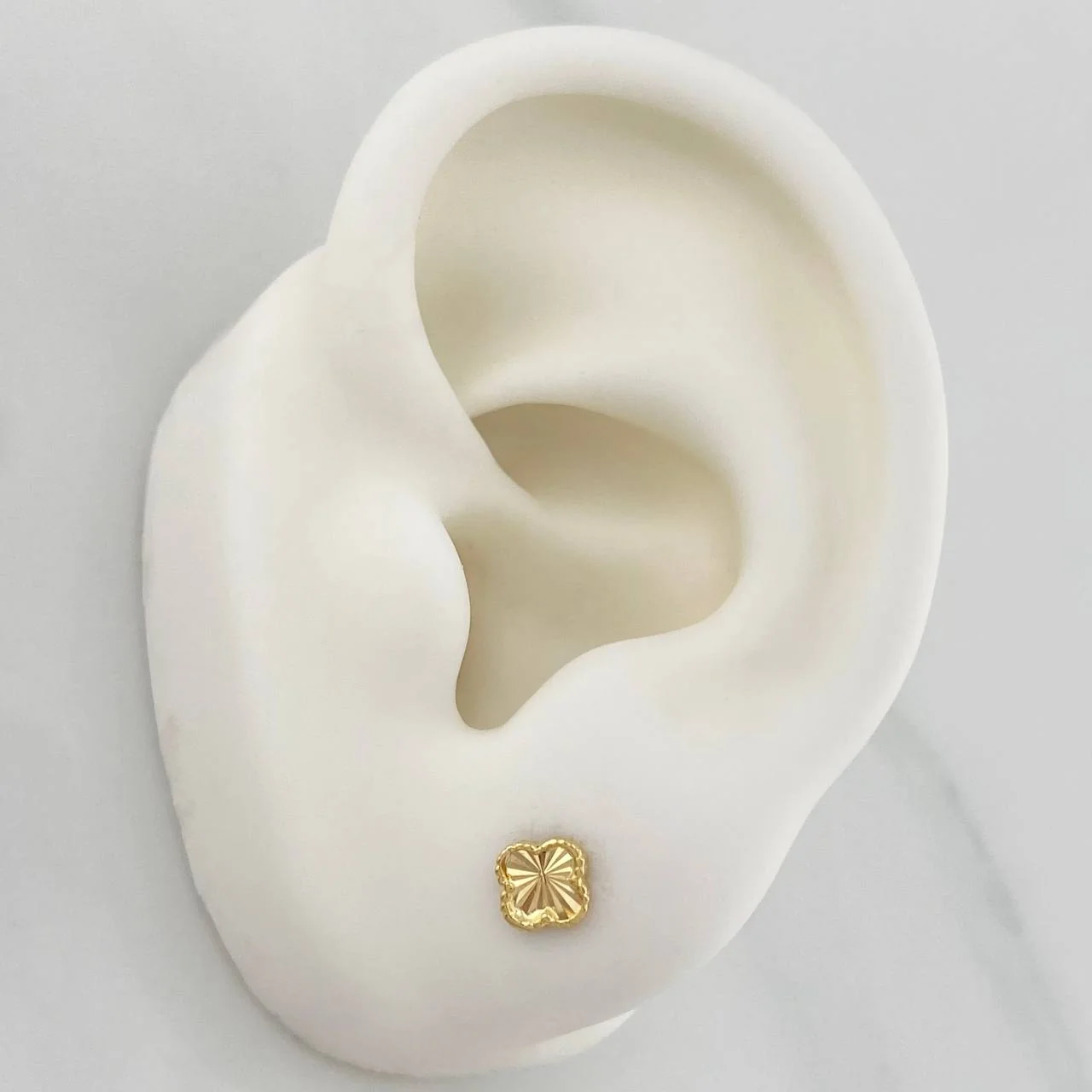 Topos Trebol Diamantados 0.75 g / in / 4.98 mm Oro Amarillo 18K - Image 4